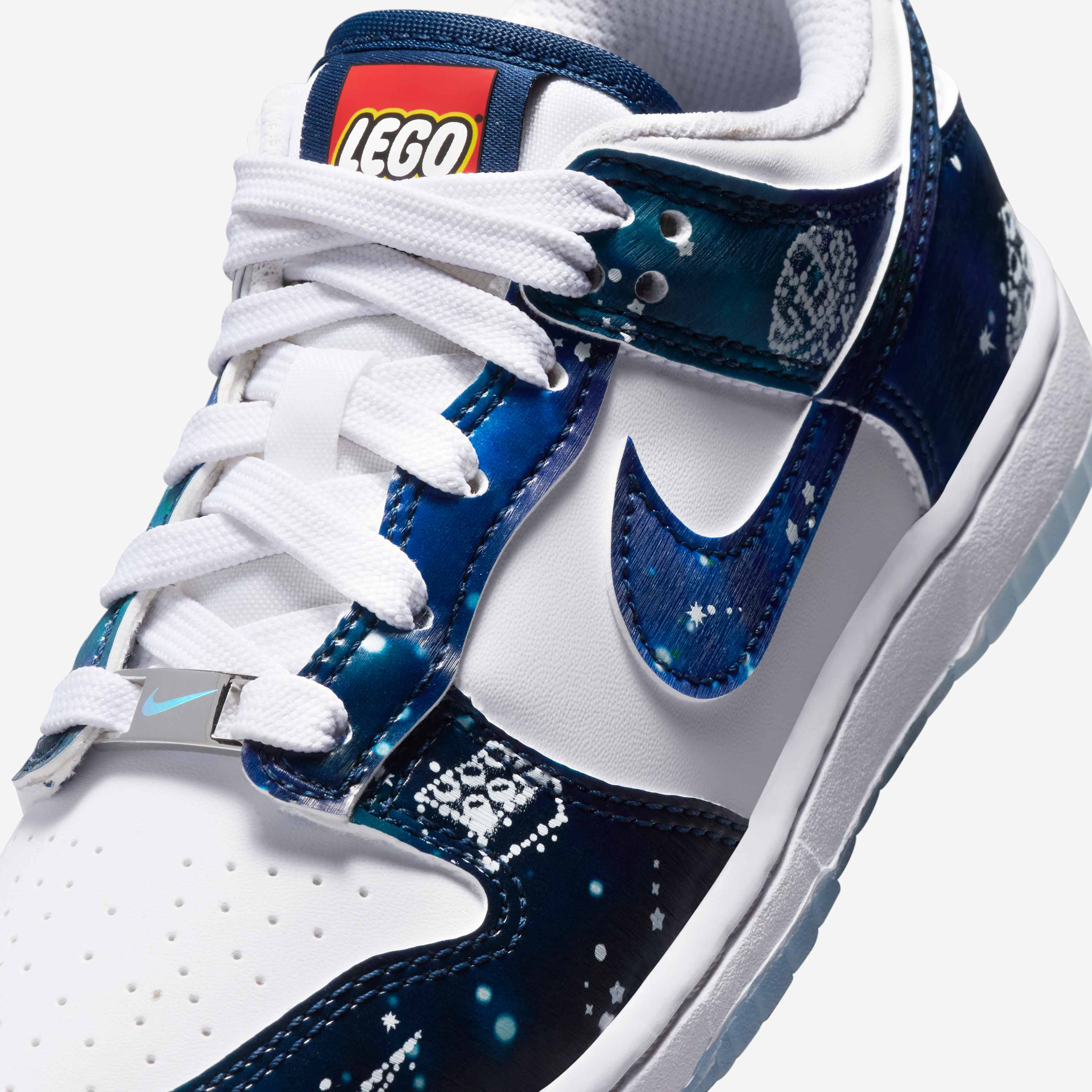 Nike Dunk Low x LEGO&reg; Collection image number 6