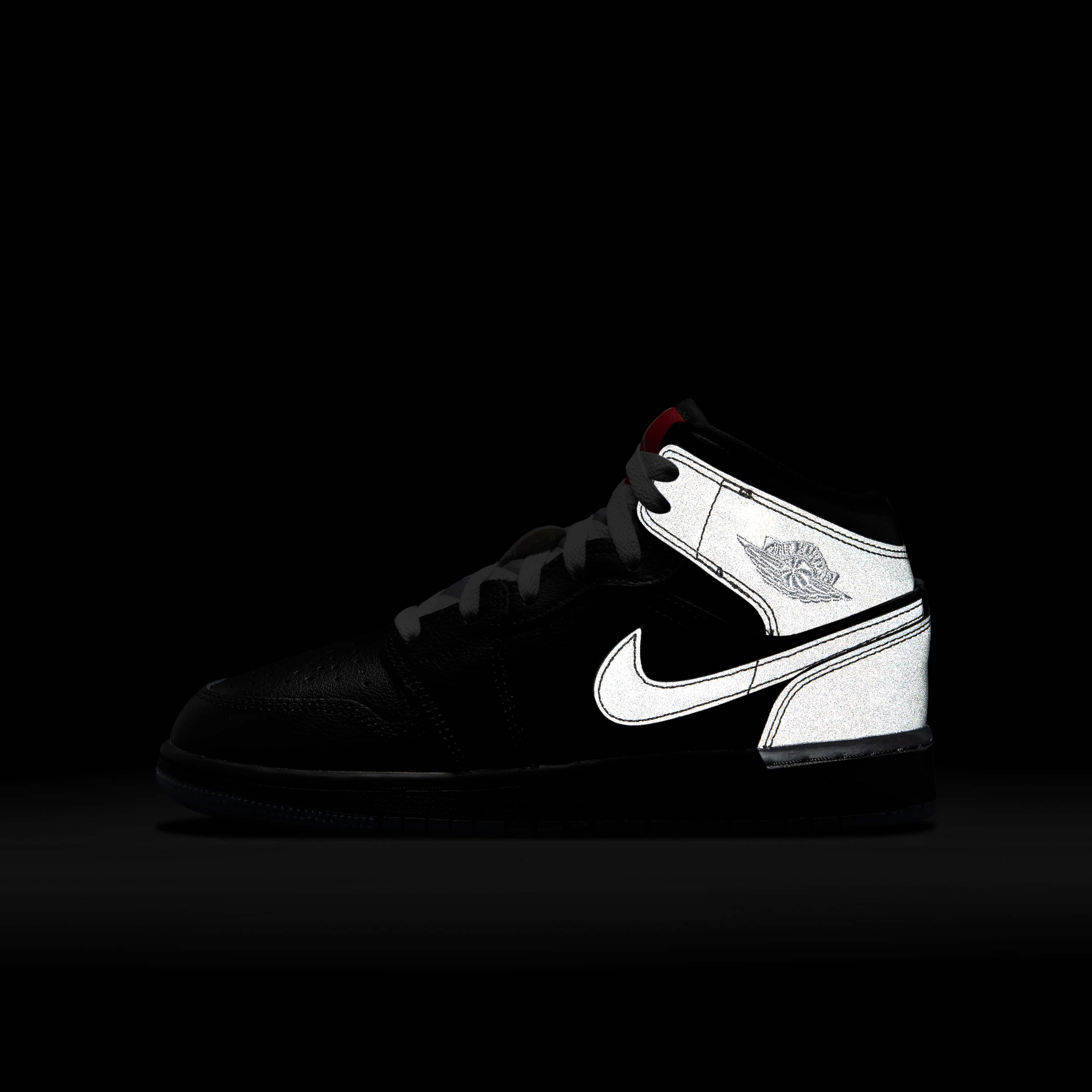 Air Jordan 1 Mid image number 9