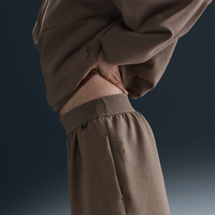 نايكي 24.7 امبوسبلي سوفت image number 2 نايكي 24.7 امبوسبلي سوفت image number 2