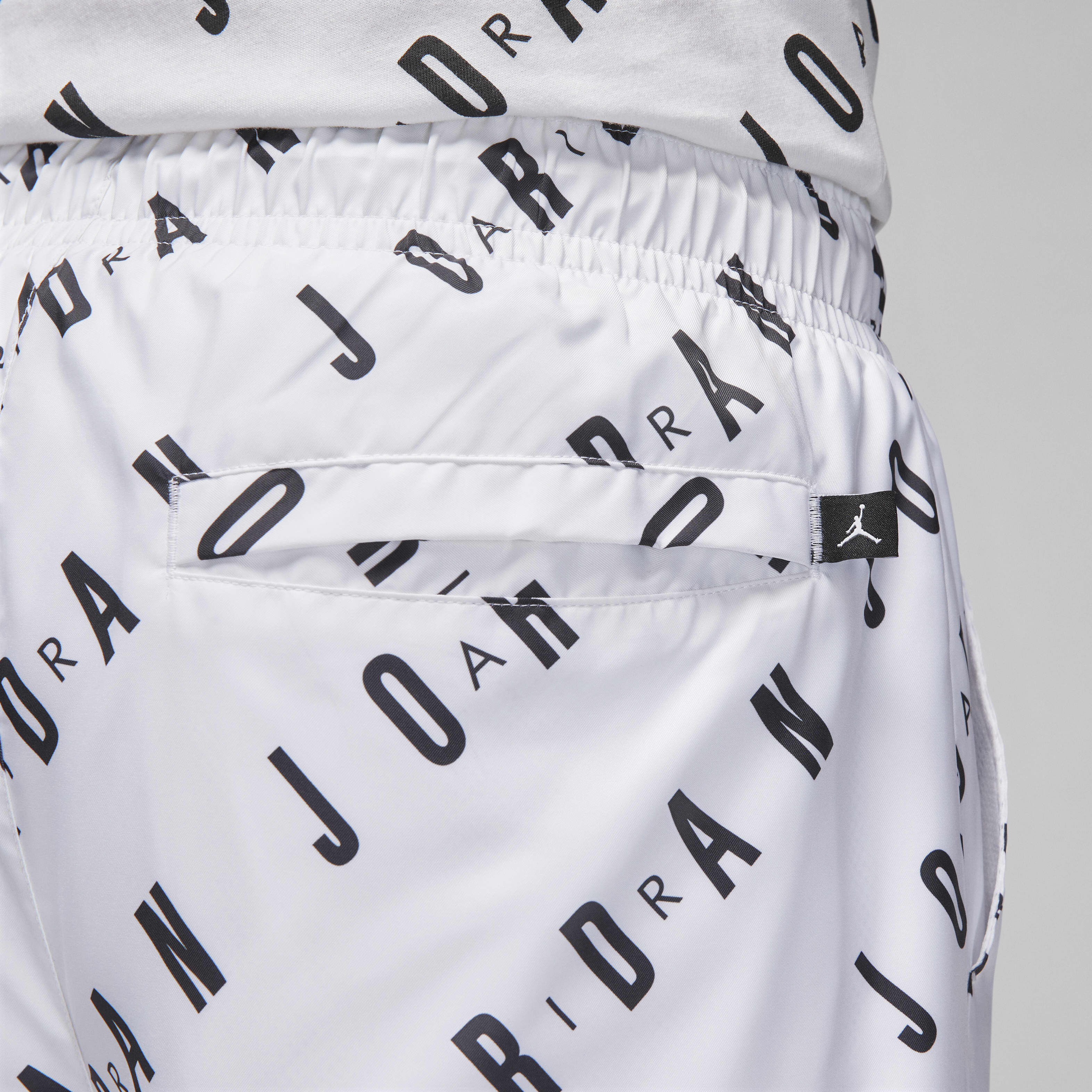 Jordan Essentials image number 4