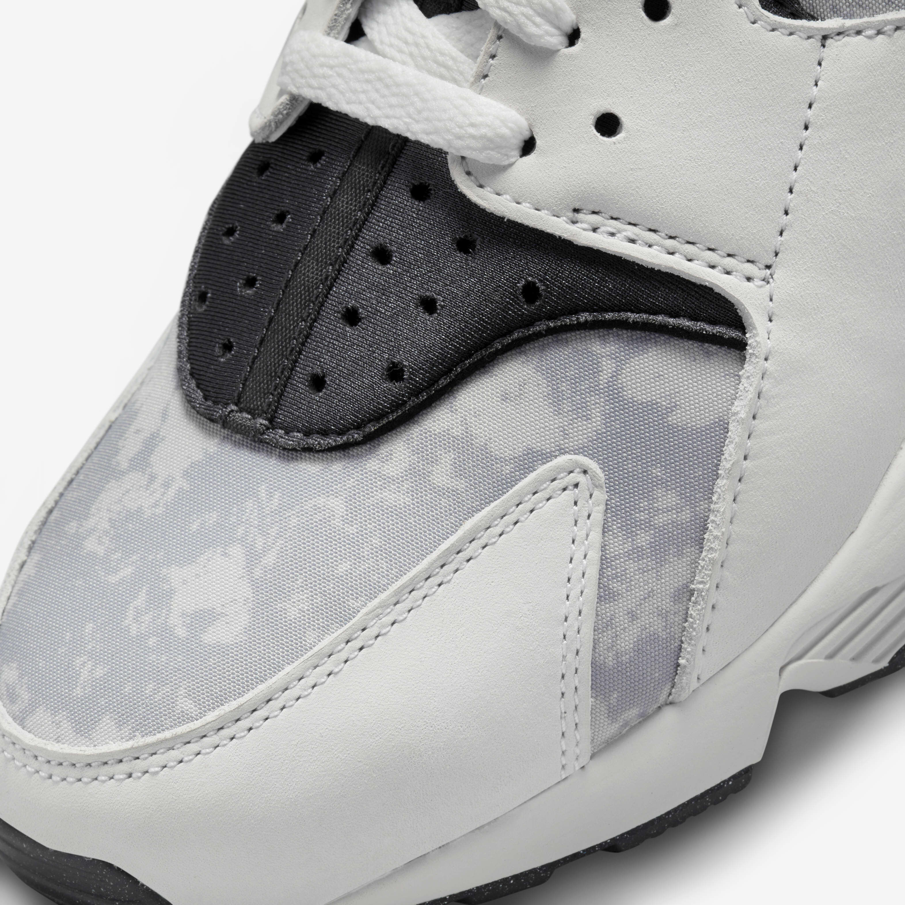 Nike Air Huarache Premium image number 6
