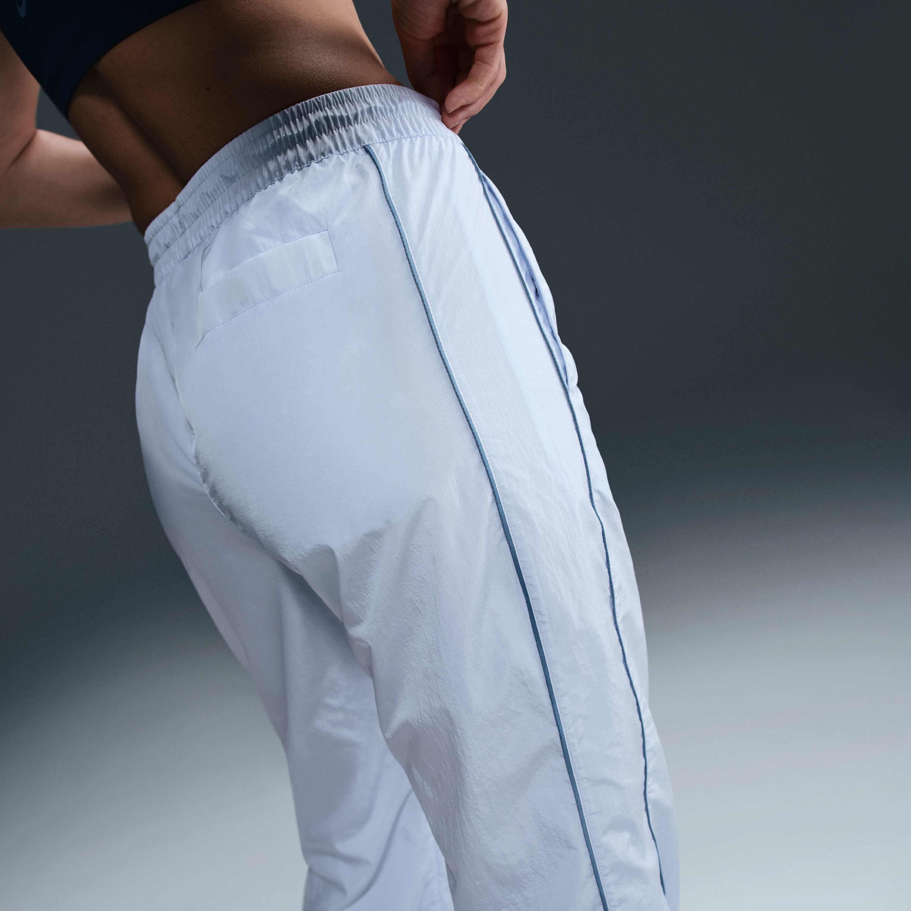 Nike Windrunner image number 3