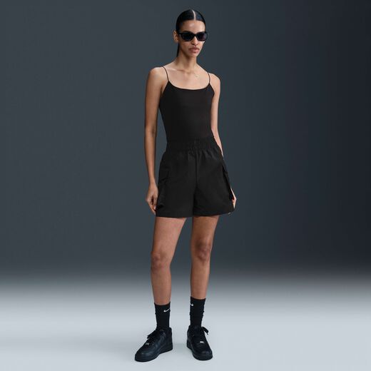 شورتات-نايكي, نايكي سبورتسوير ايسنشال منسوج, شورت كارجو بخصر مرتفع بمقاس 5 إنش للنساء