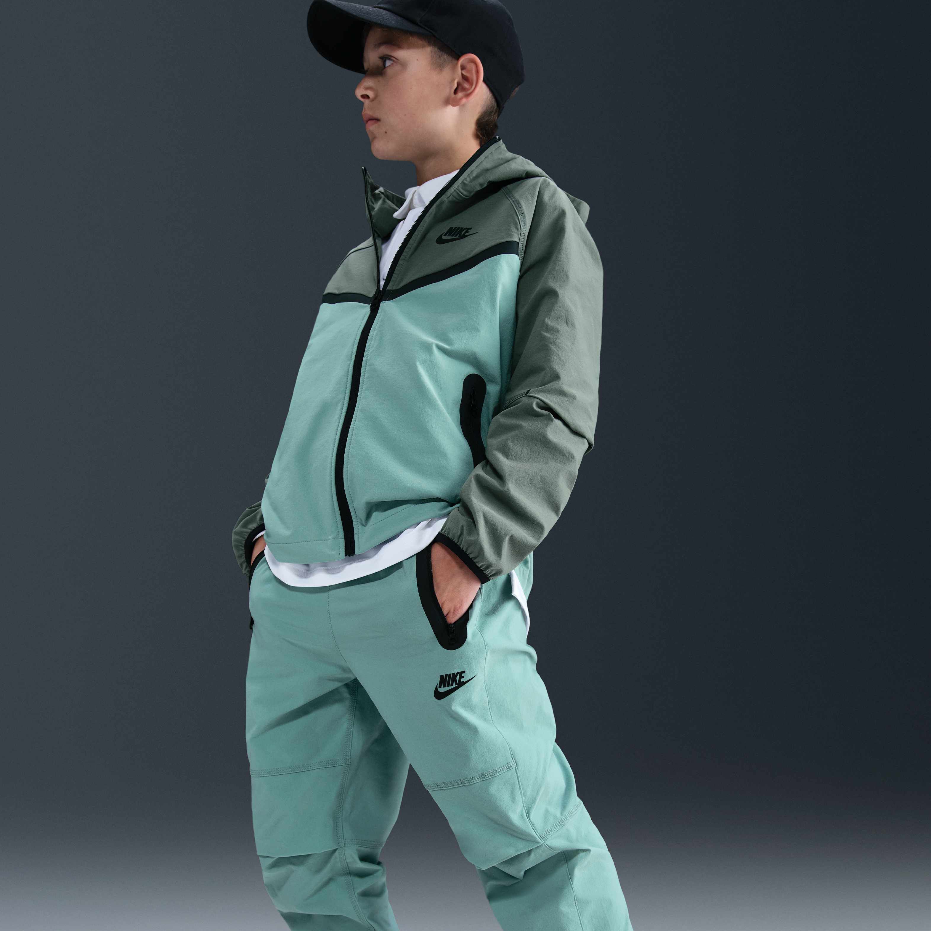 نايكي تك image number 4