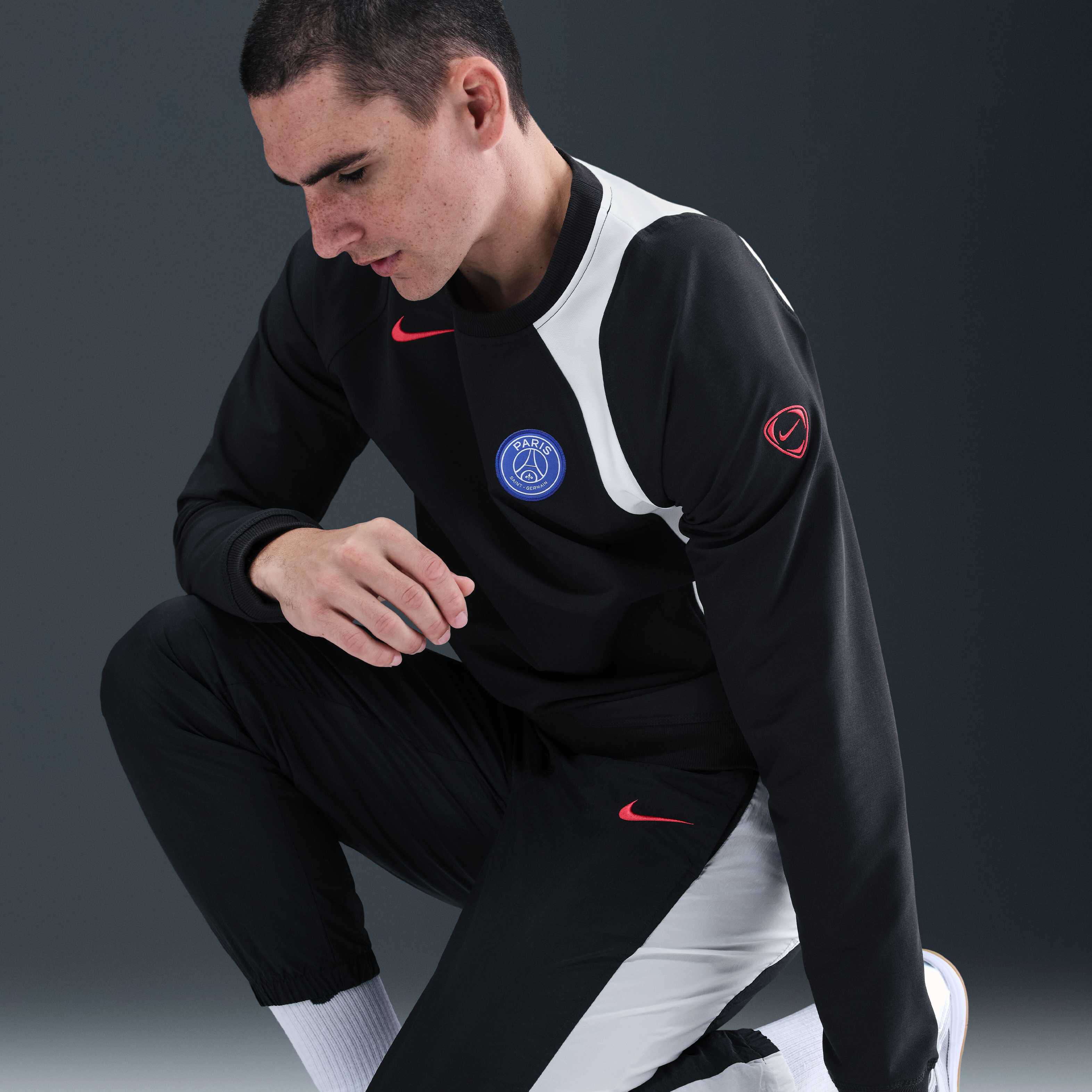 ウェア paris saint-germain PSG nike total90 Paris Saint-Germain Men's Total 90 Woven Track Pants (HQ9762