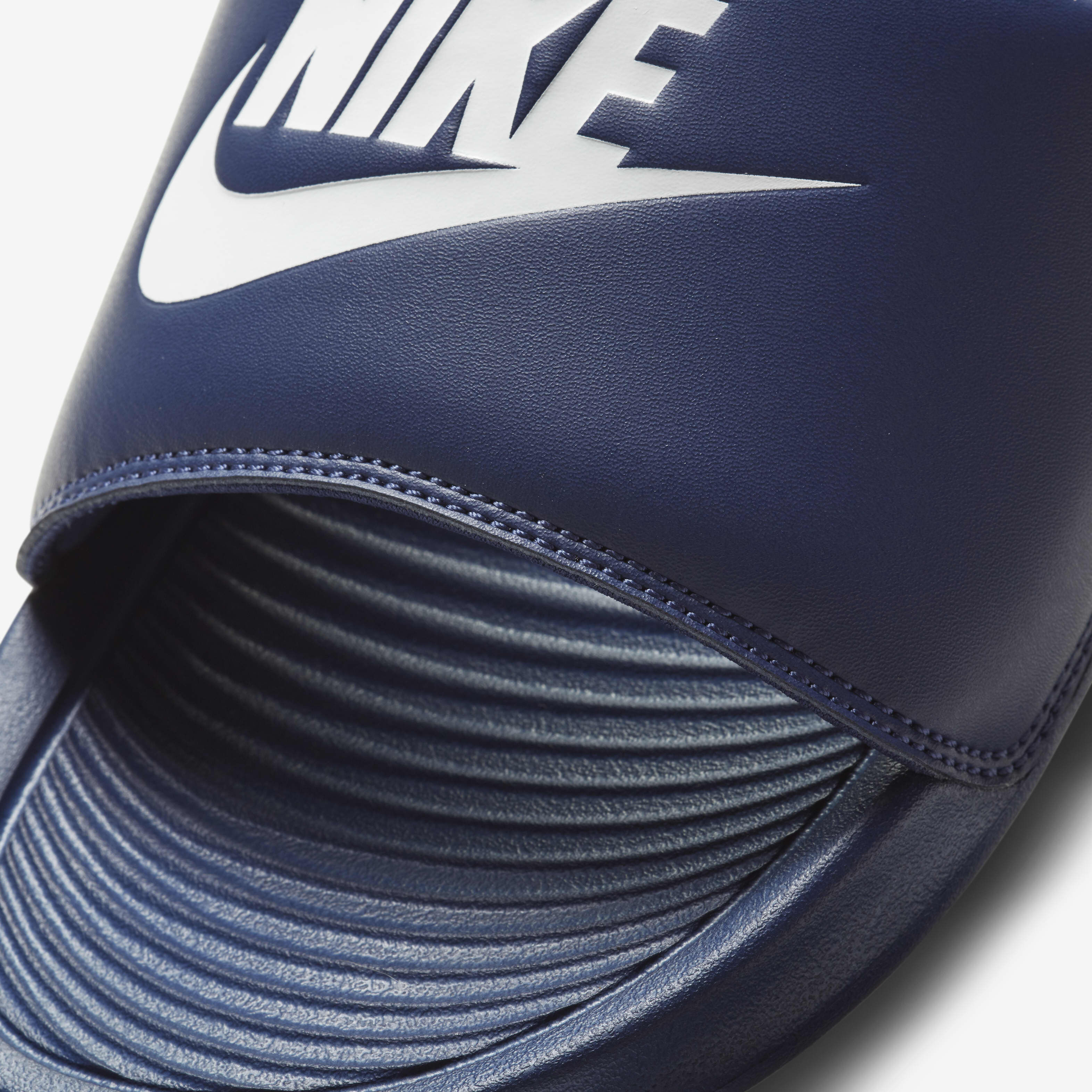 Nike Victori One
