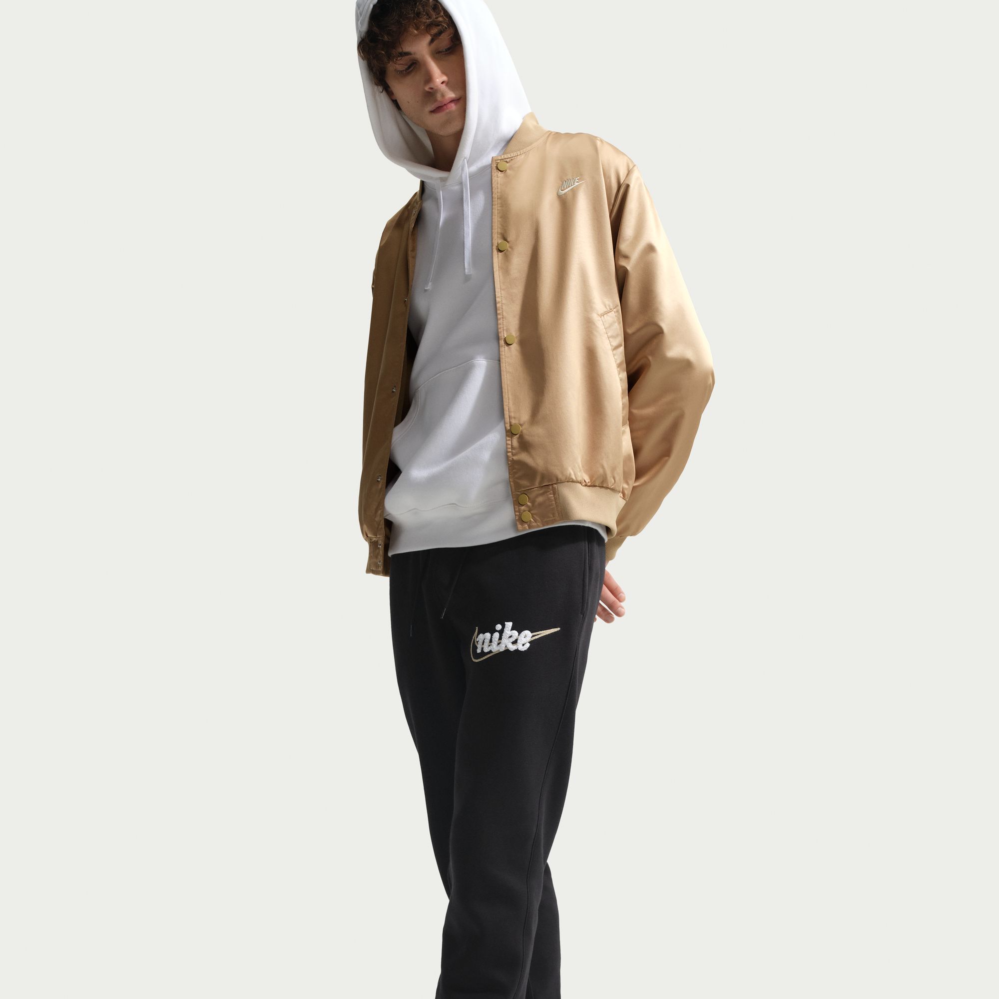 Nike Sportswear Club image number 4