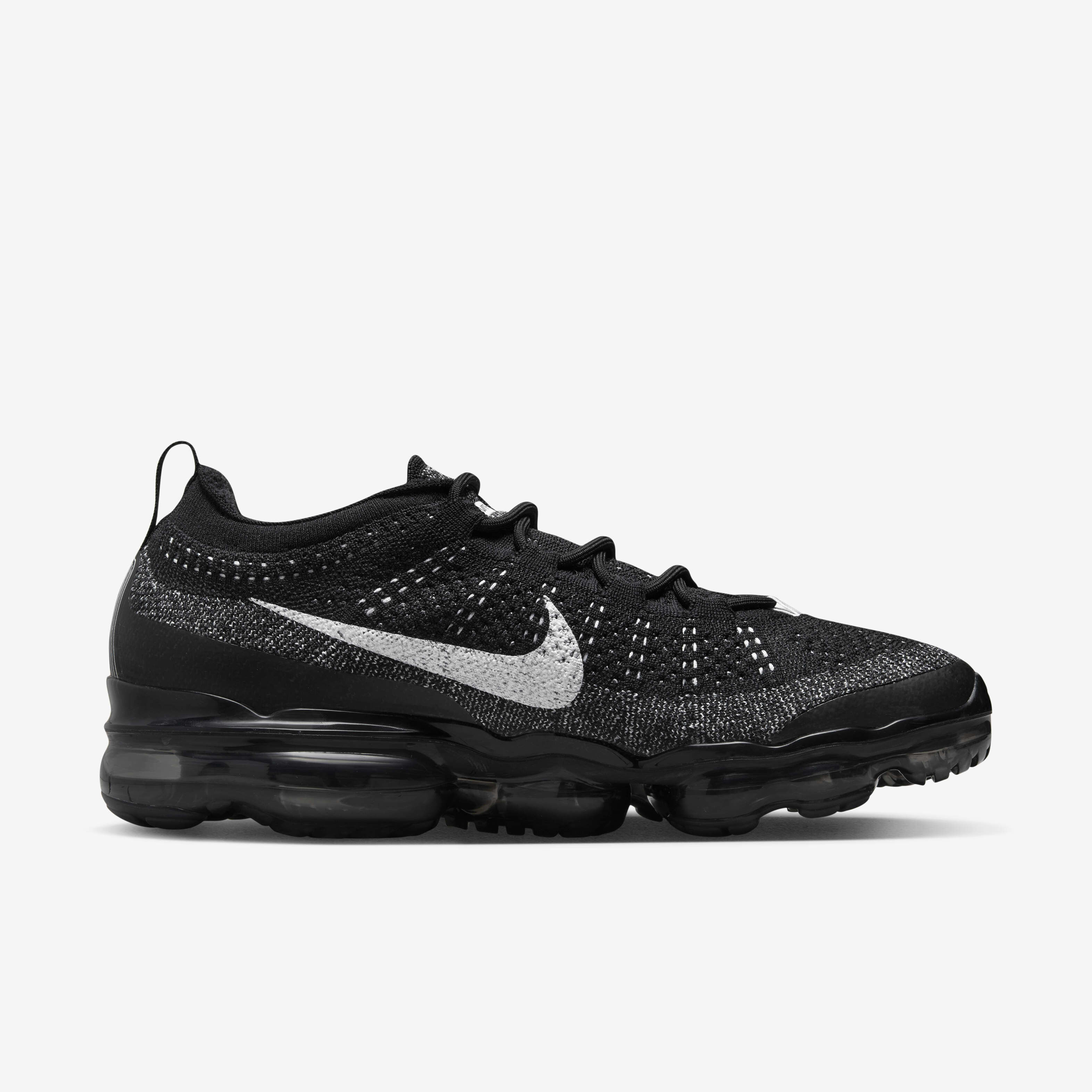 New all black vapormax best sale