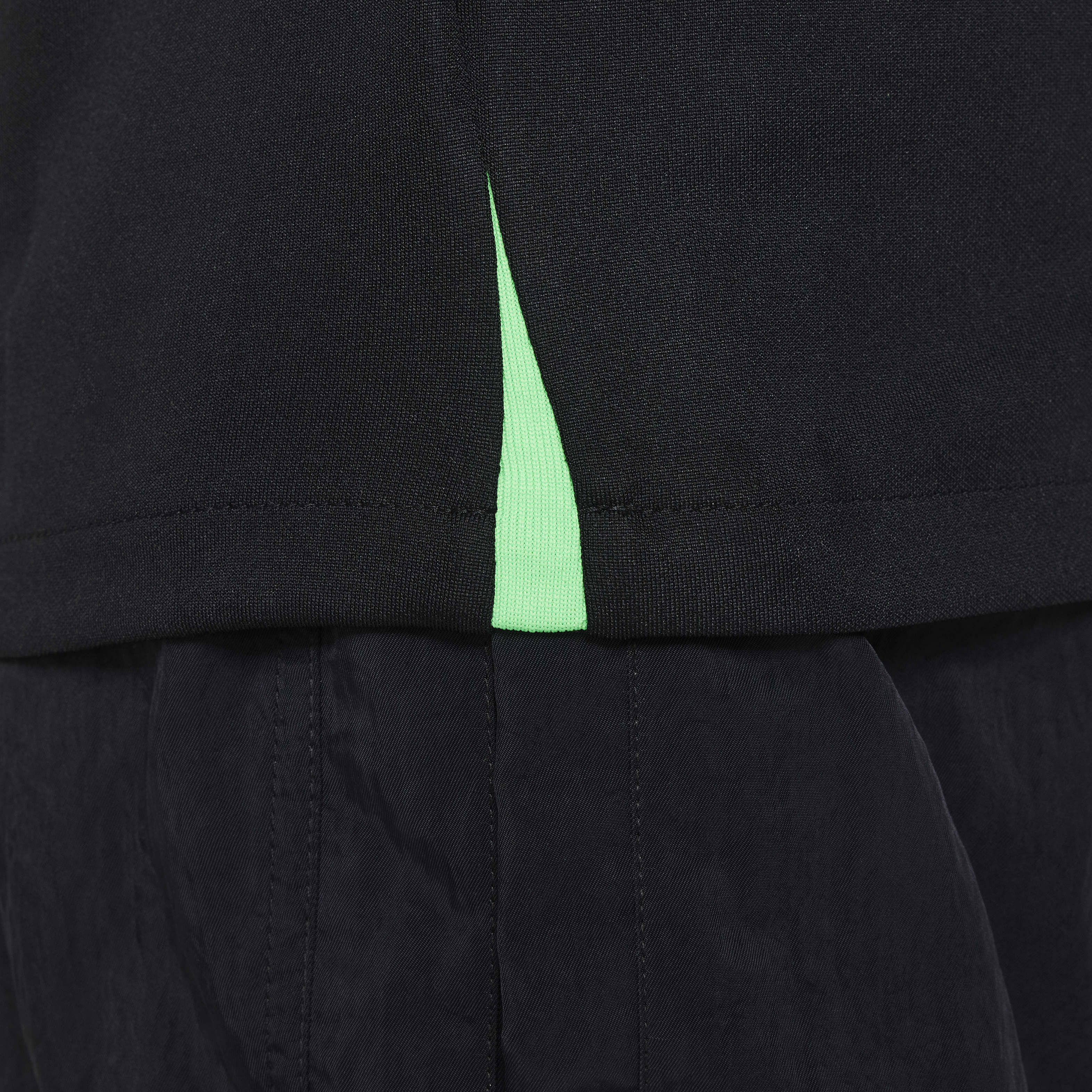 Liverpool F.C. Strike image number 3