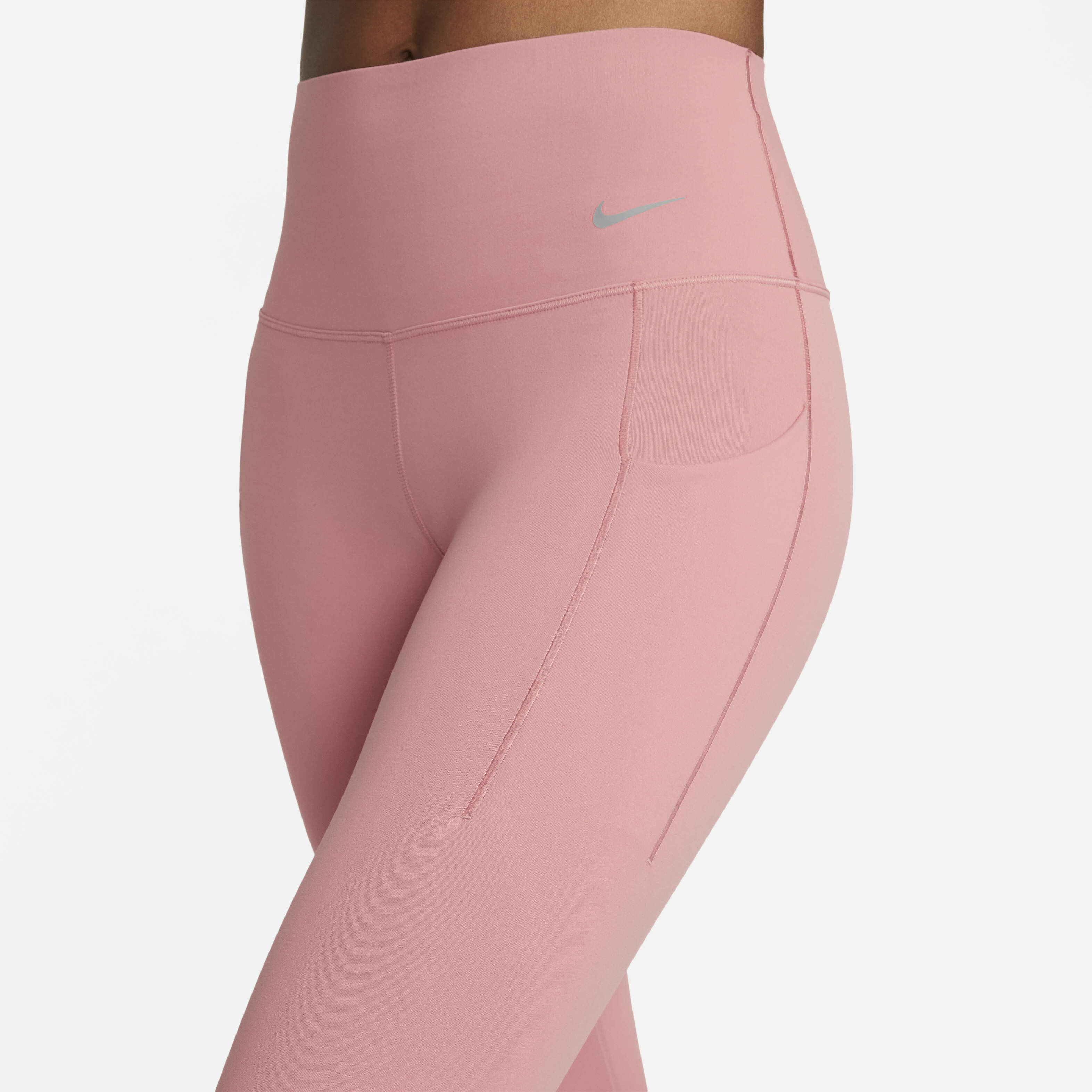 نايكي يونيفيرسا image number 3