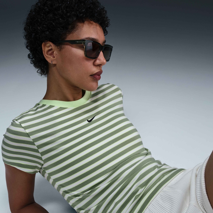 Nike Sportswear Chill Knit image number 2 Nike Sportswear Chill Knit image number 2