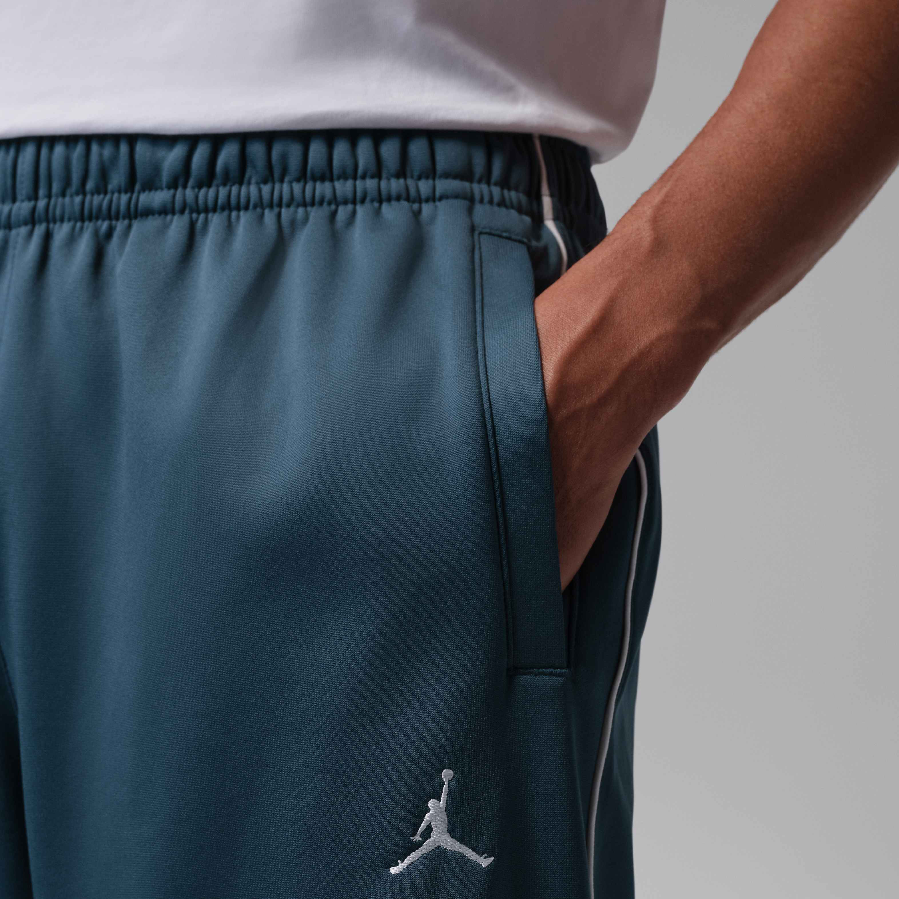 Jordan Brooklyn image number 3