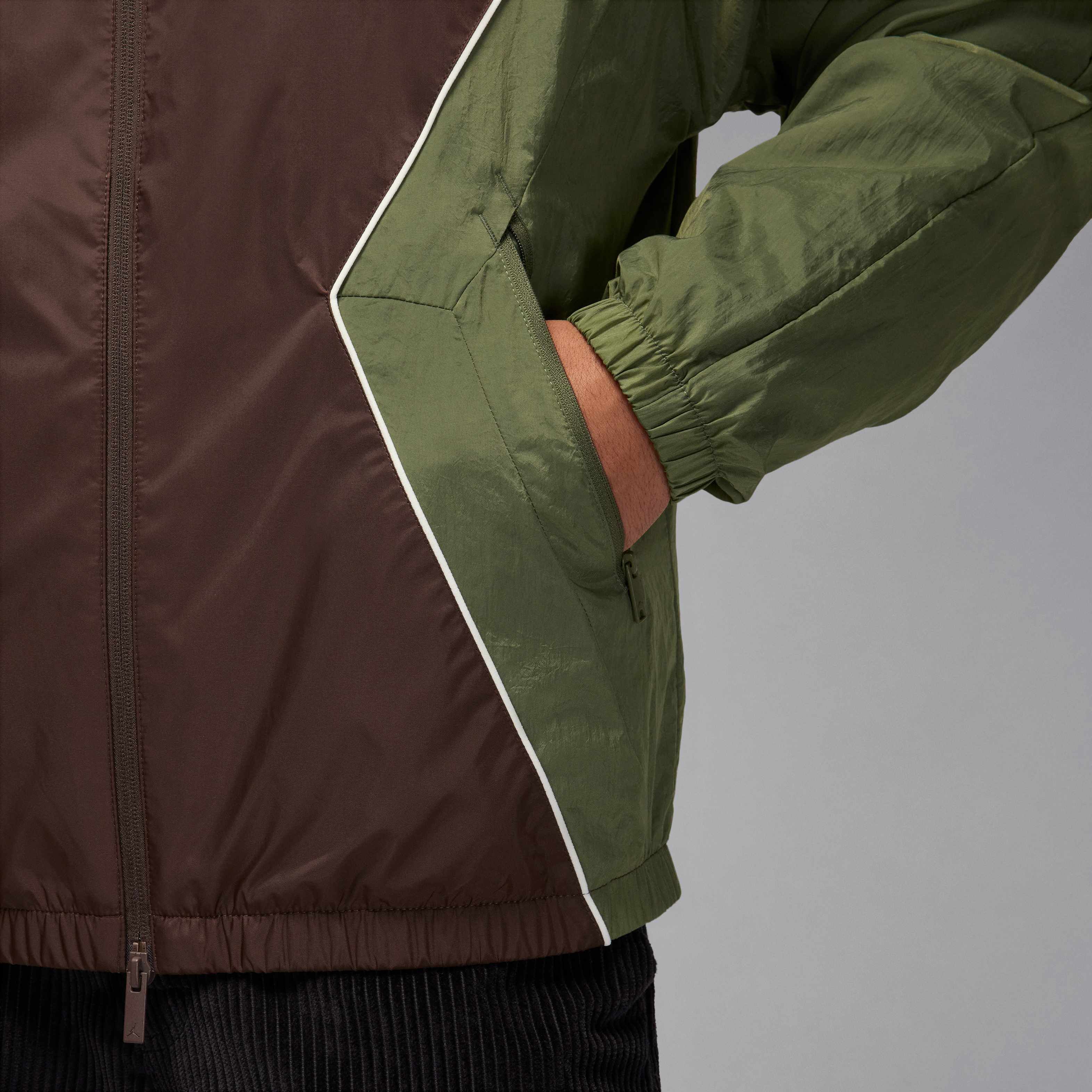 Jordan Brooklyn image number 4