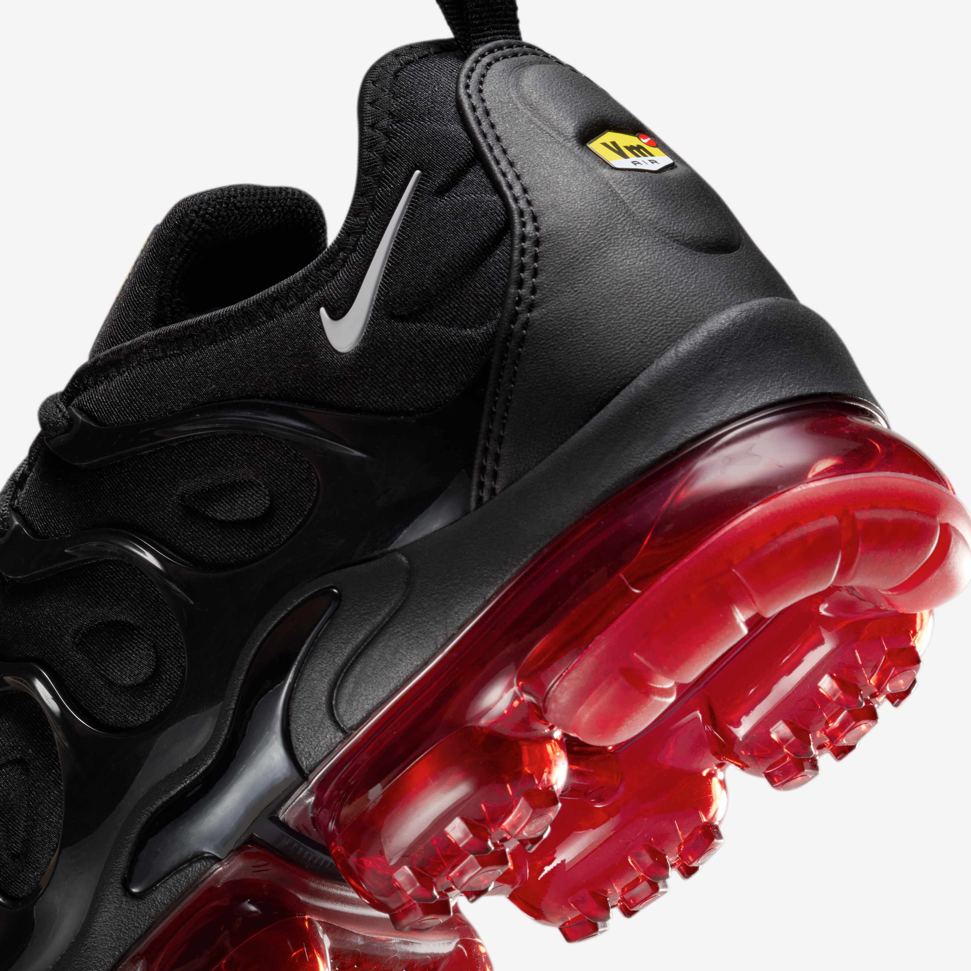 Nike Air VaporMax Plus image number 7