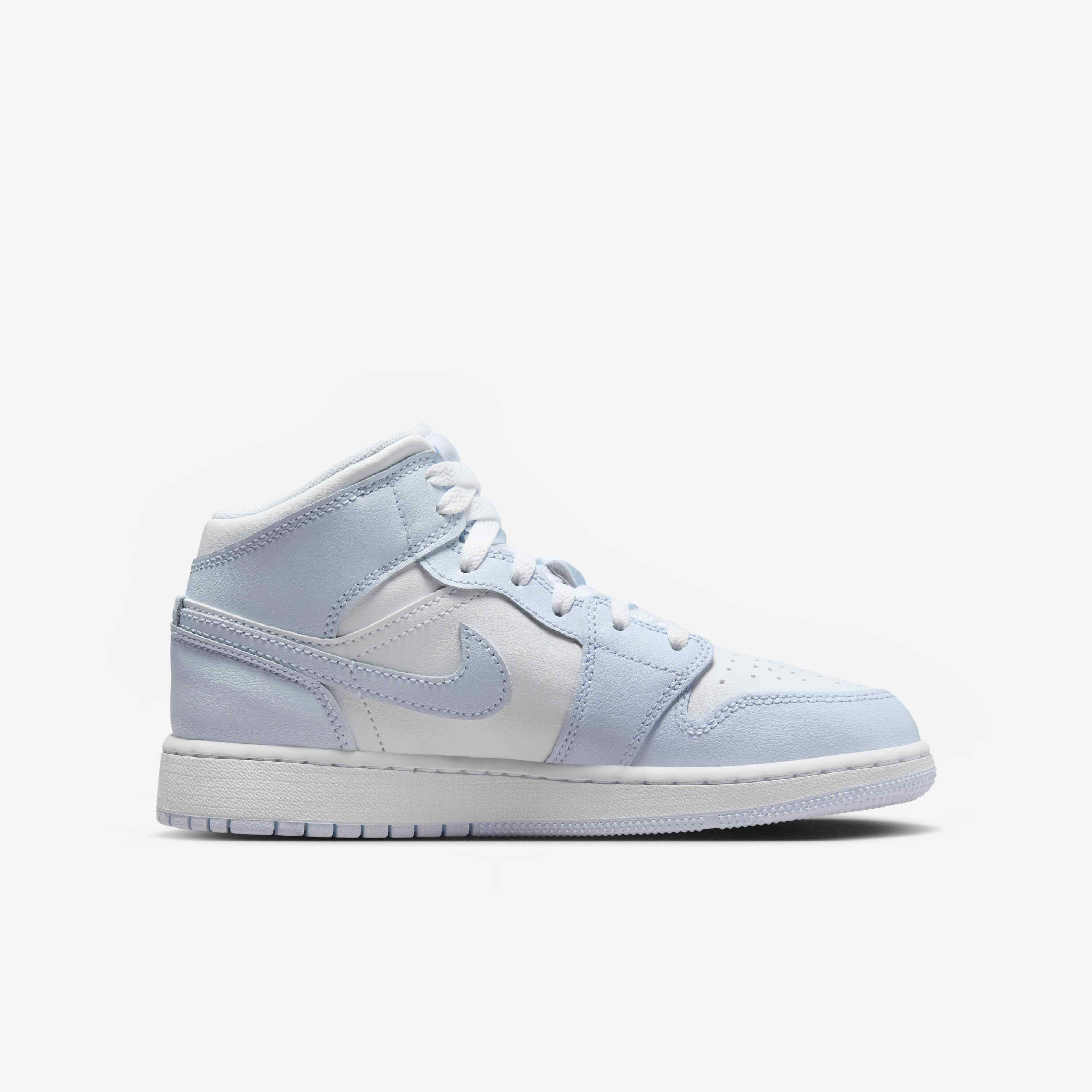 Air Jordan 1 Mid image number 2