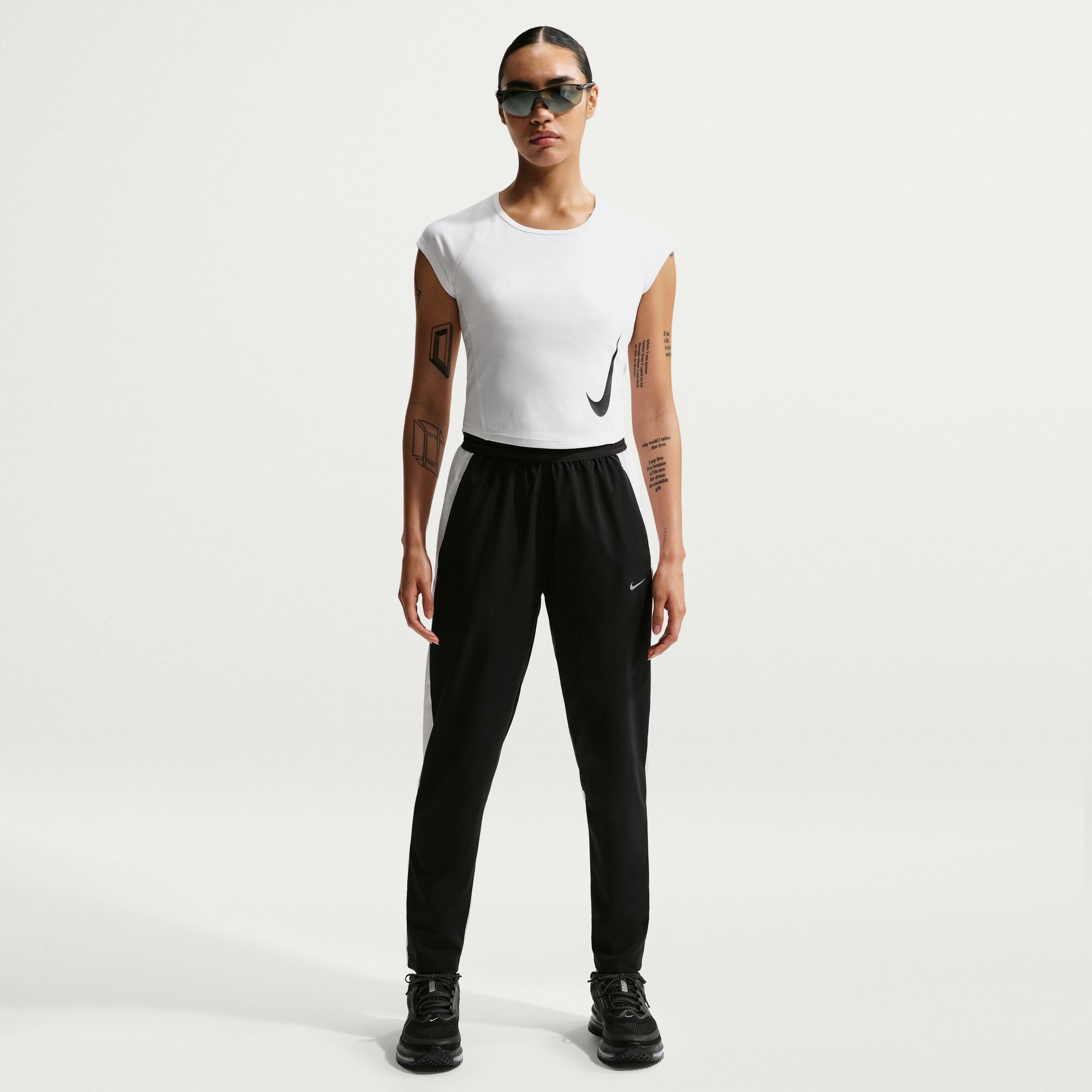 نايكي تيمبو سووش image number 0