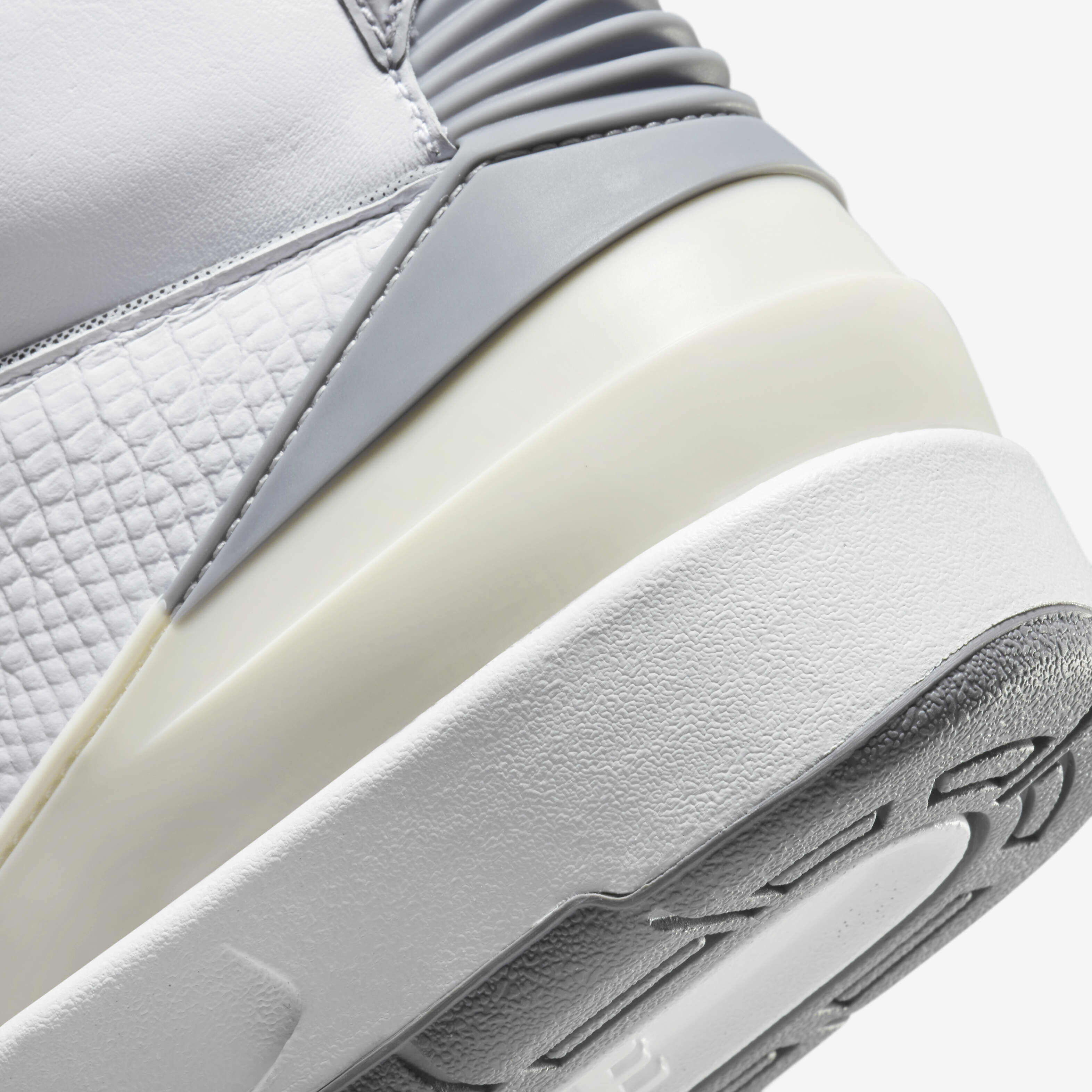 اير جوردن 2 ريترو image number 7