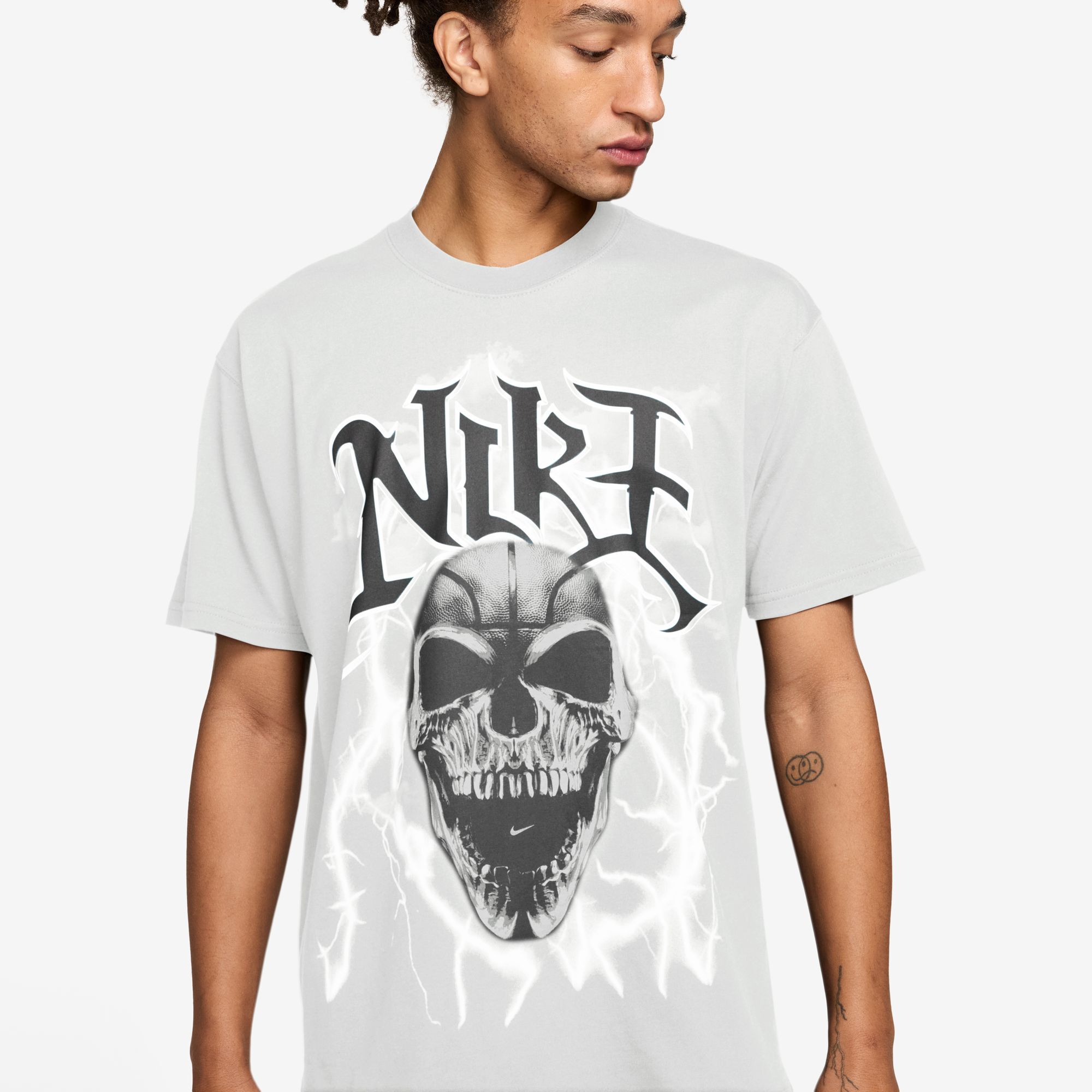 Nike image number 2