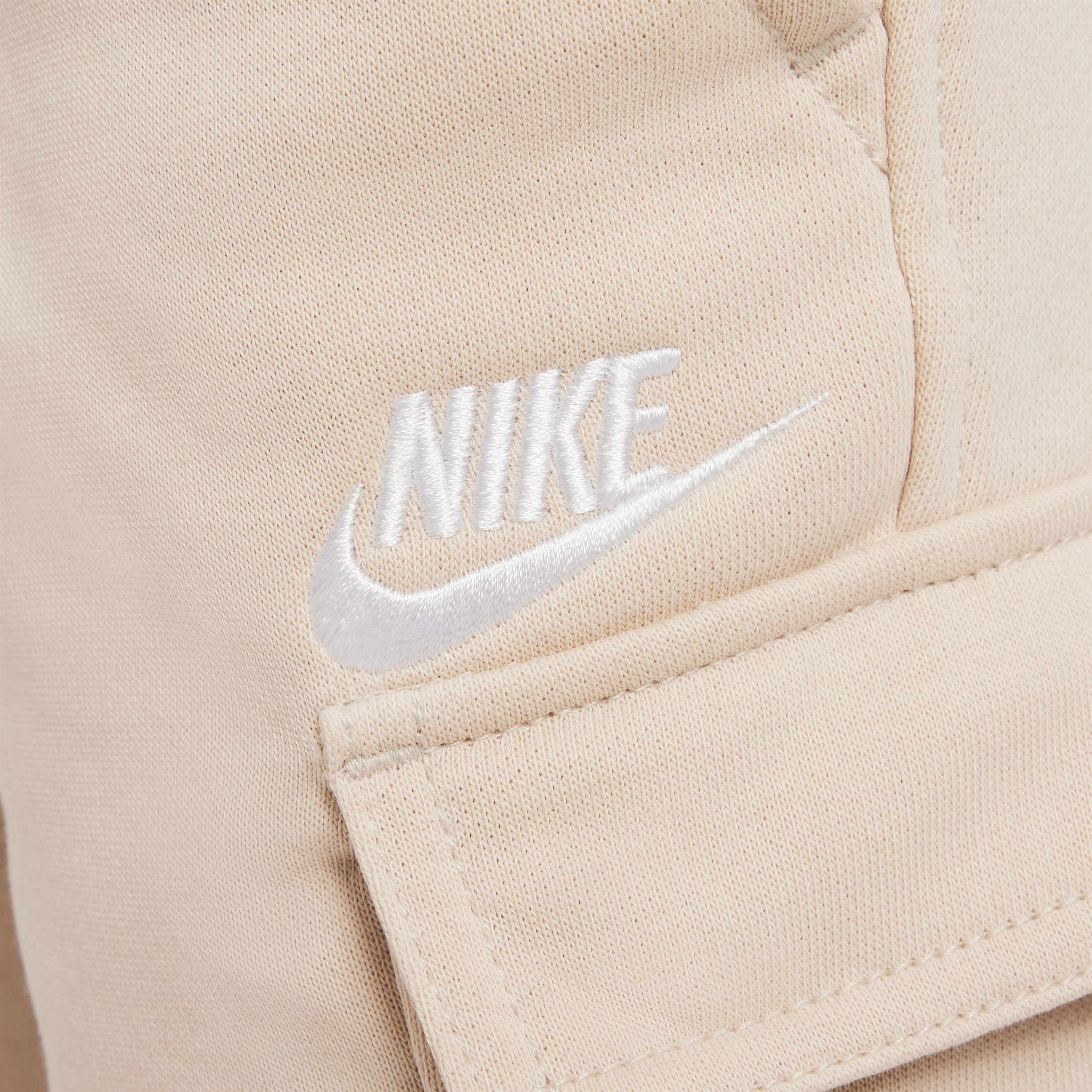 Nike Sportswear Club image number 4