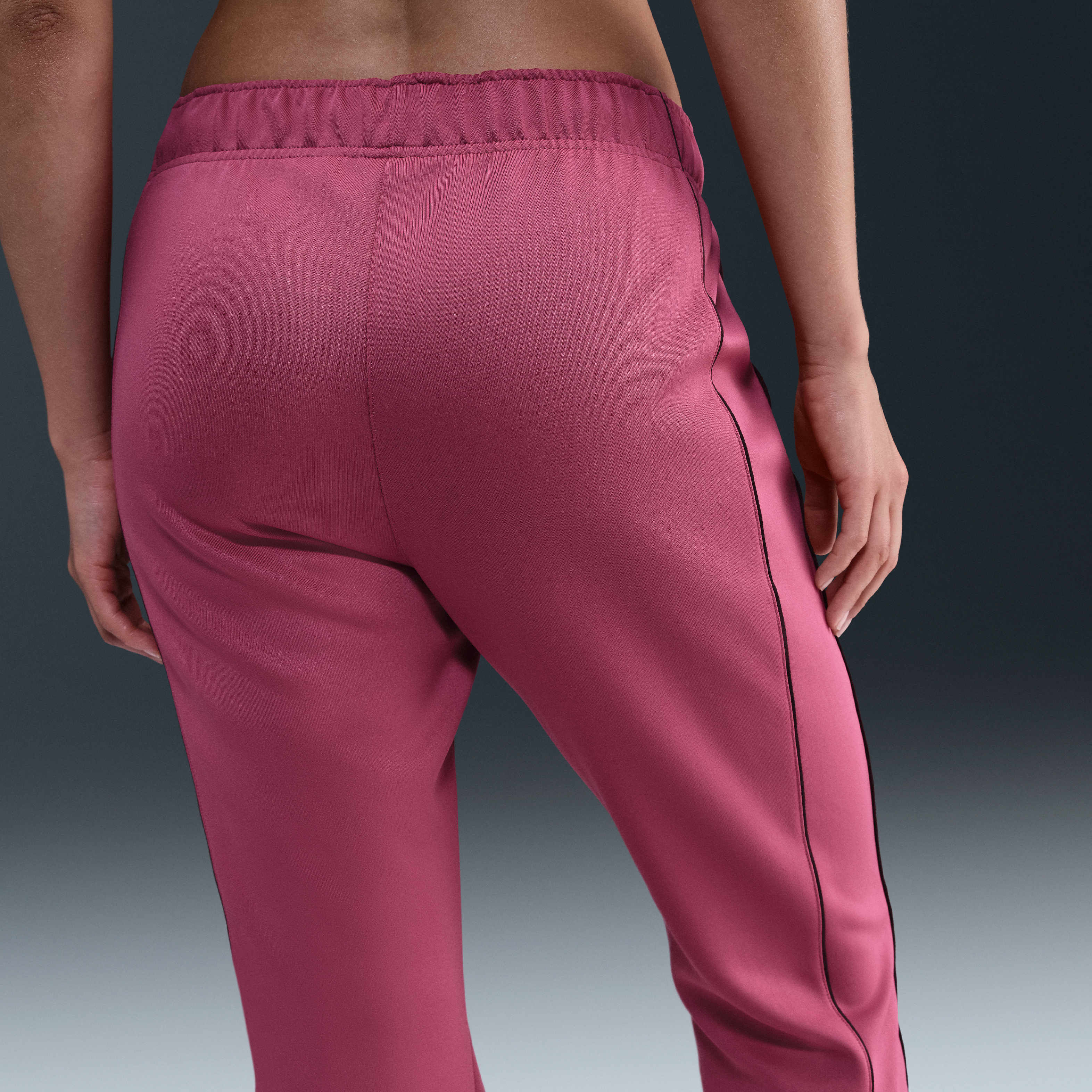 نايكي سبورتسوير ويندرانر image number 2