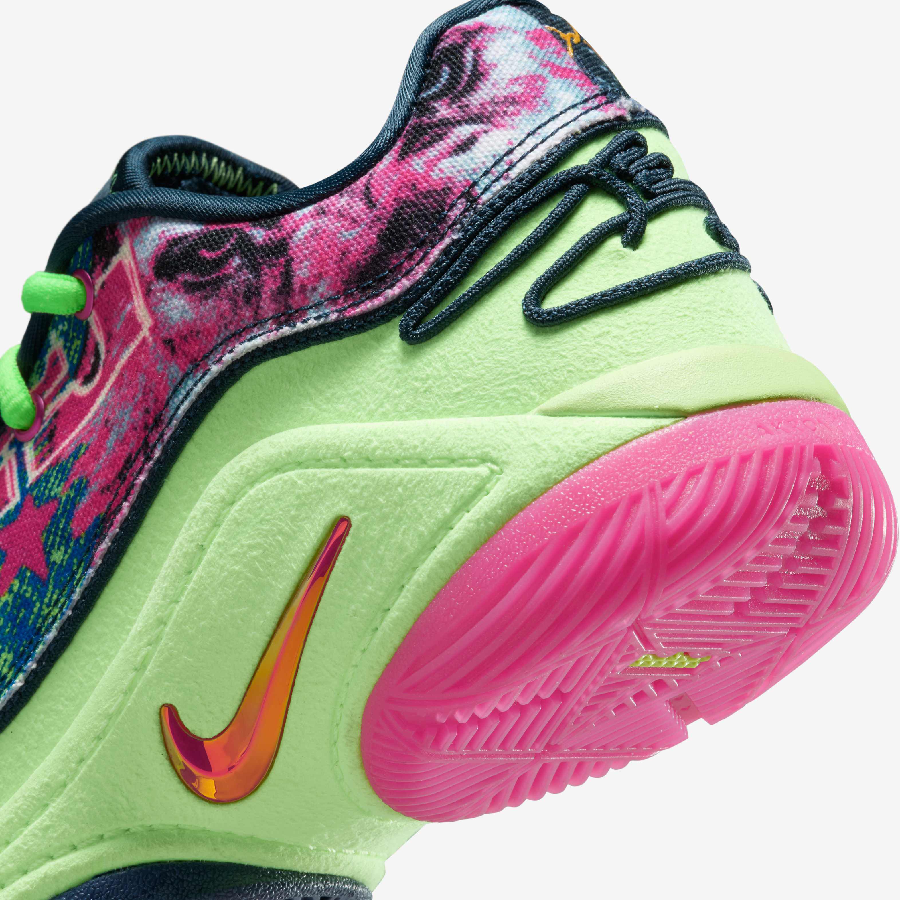 ليبرون 22 image number 7