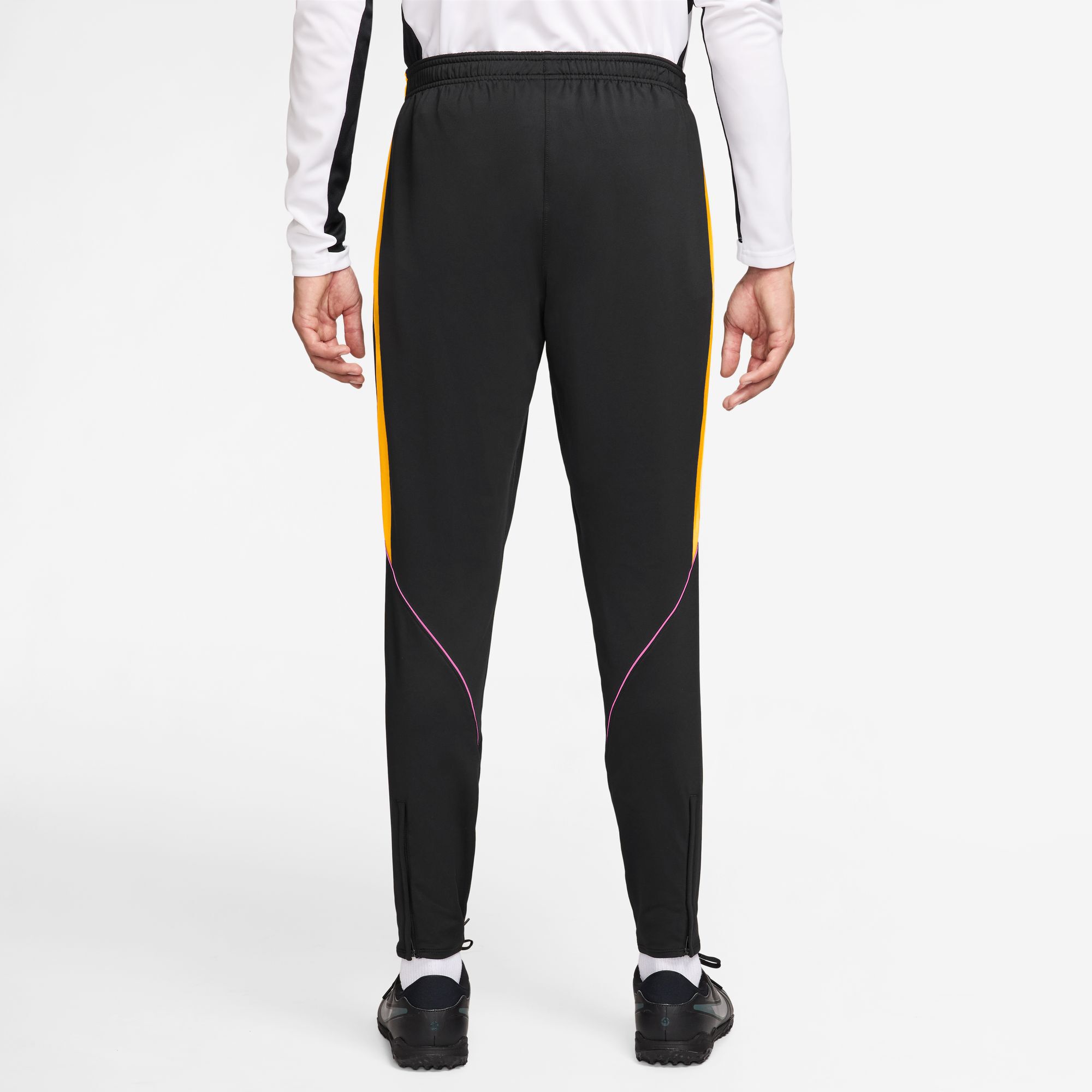 Nike Strike image number 1