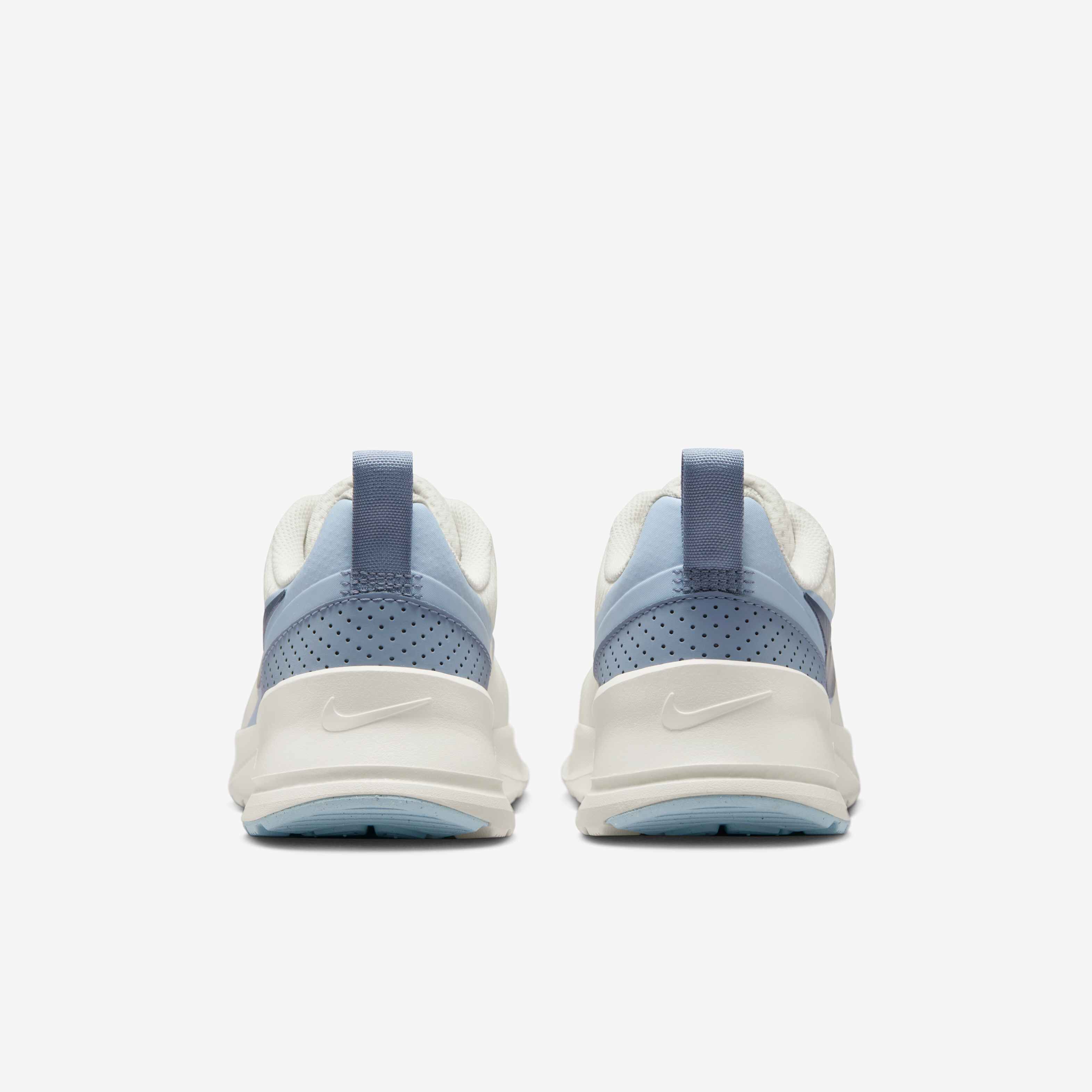 نايكي اير ماكس نواكسيس image number 5