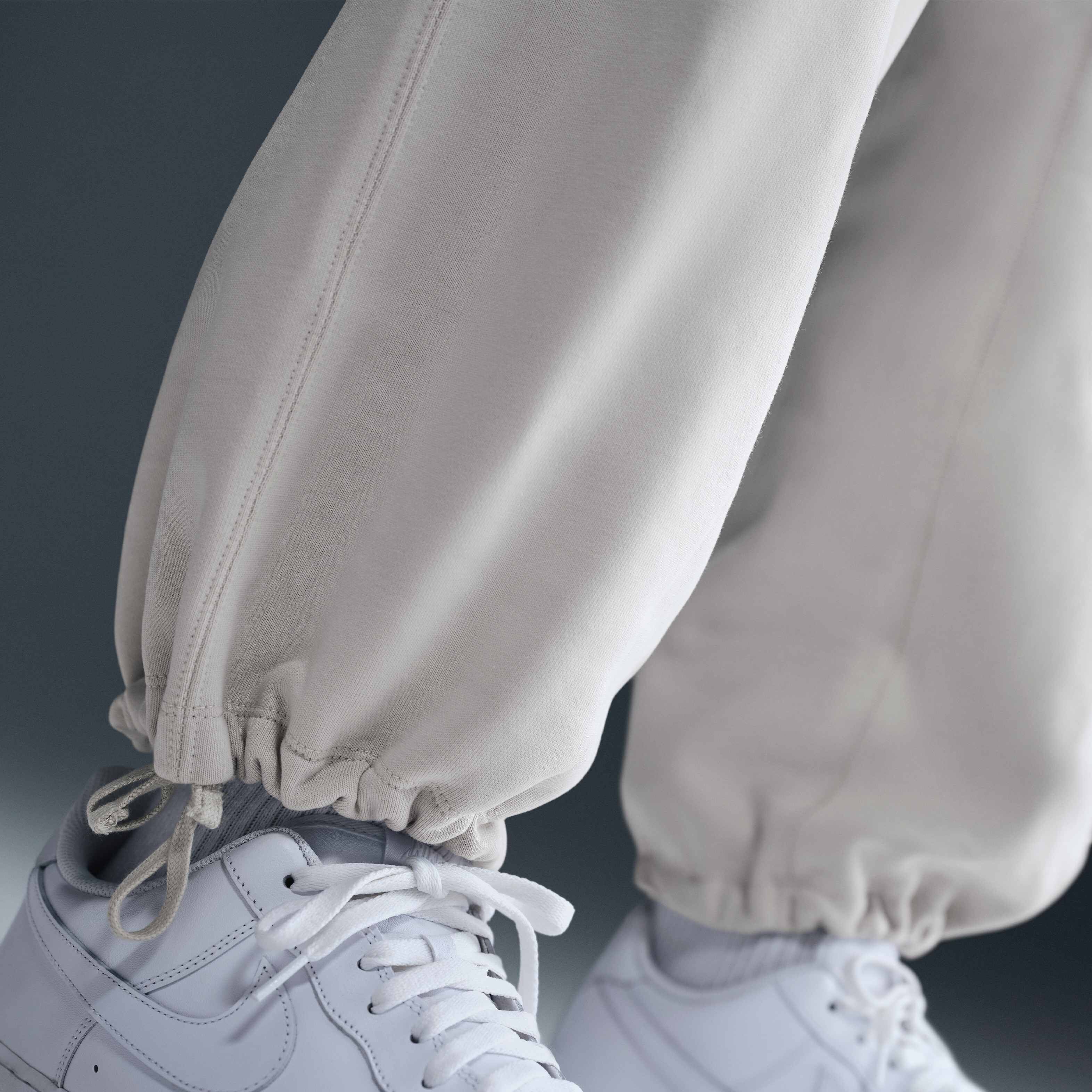 نايكي سولو سووش image number 11