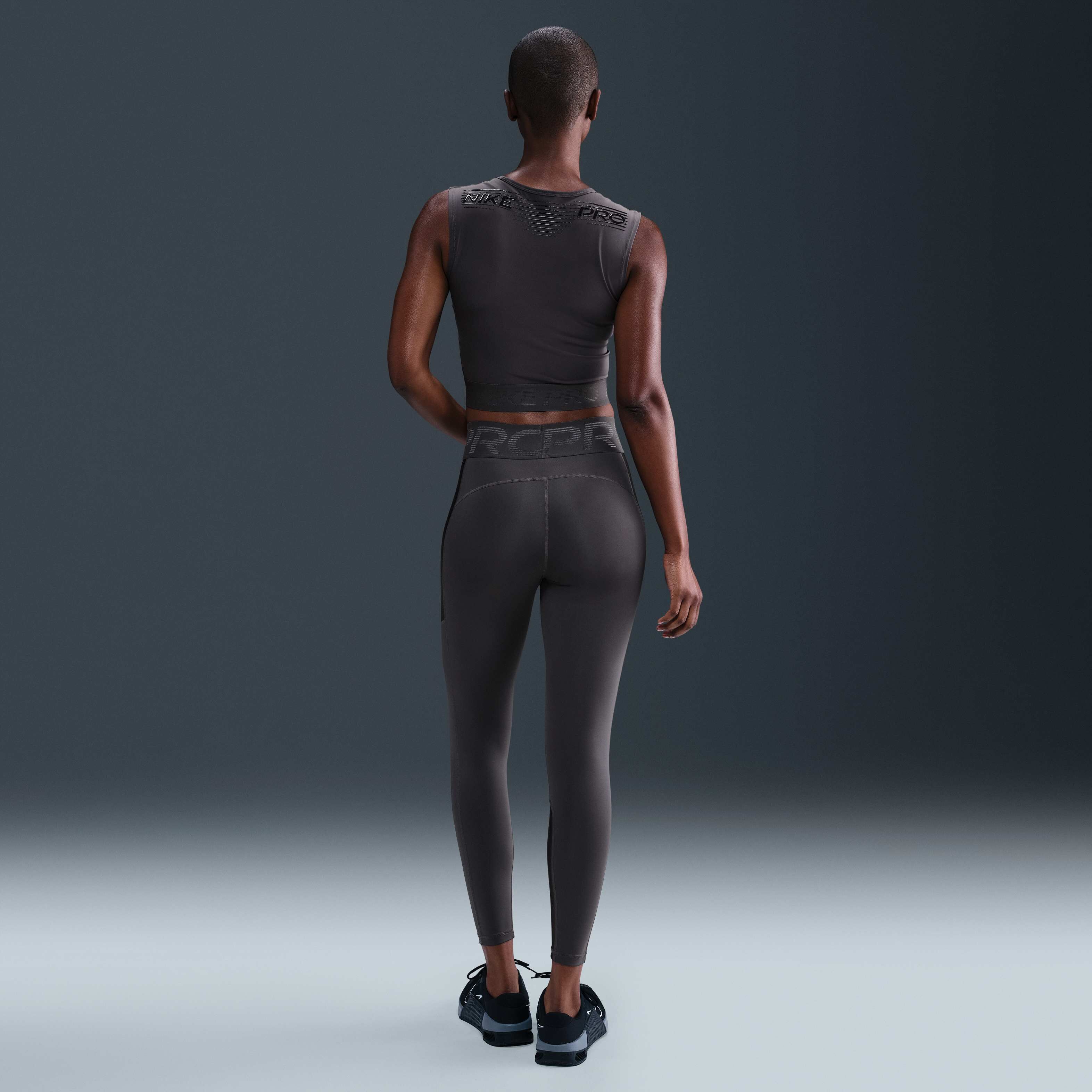 Nike Pro image number 4
