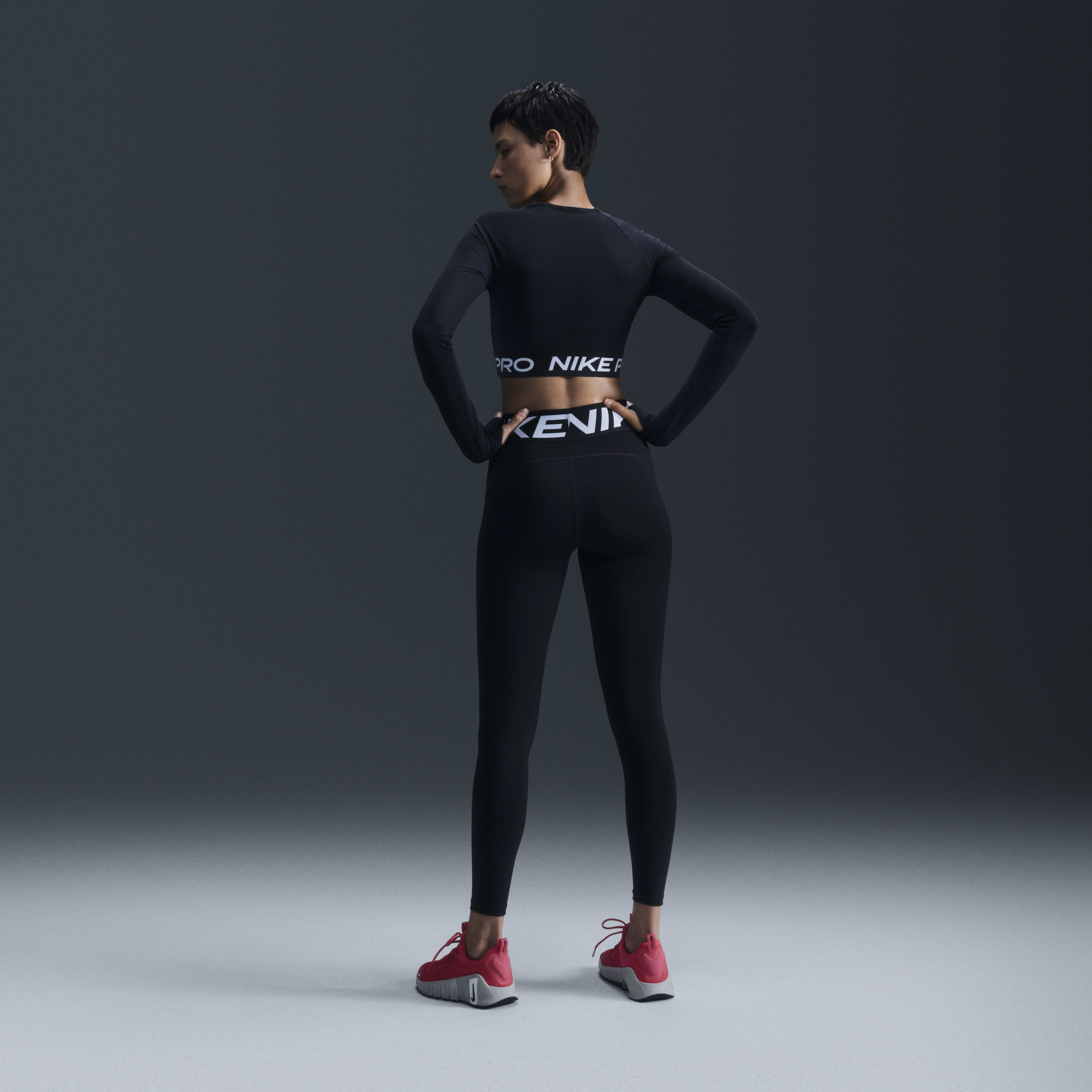Nike Pro image number 4