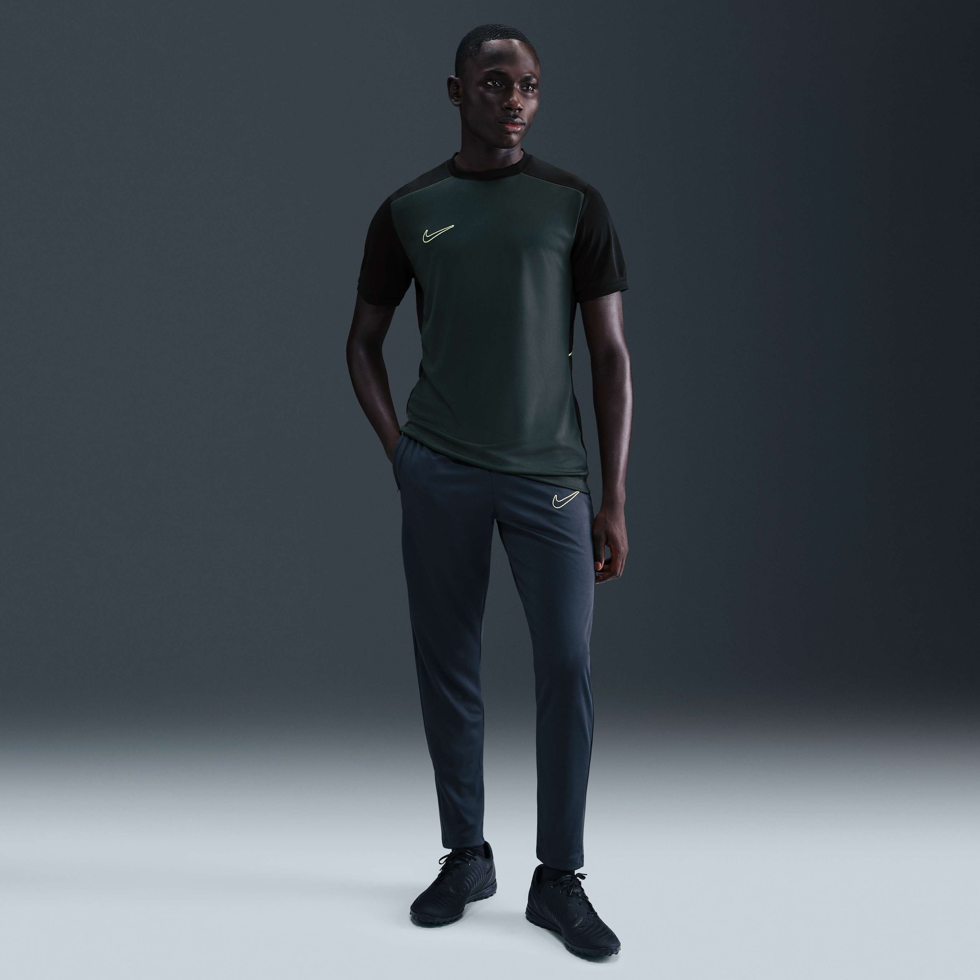 نايكي أكاديمي image number 3