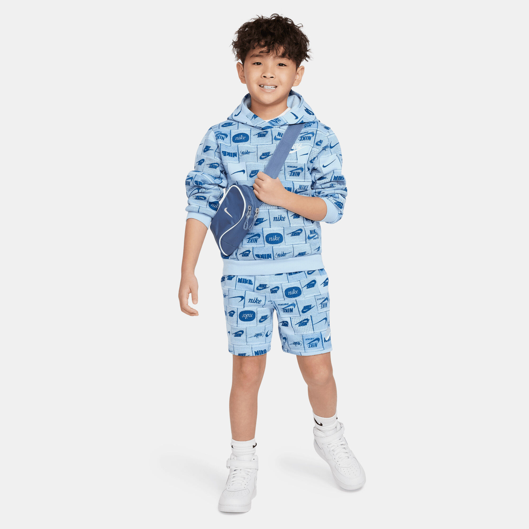 Nike Sportswear Club image number 4