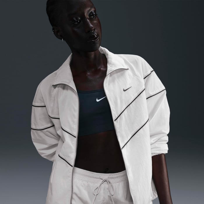 Nike Windrunner image number 2 Nike Windrunner image number 2
