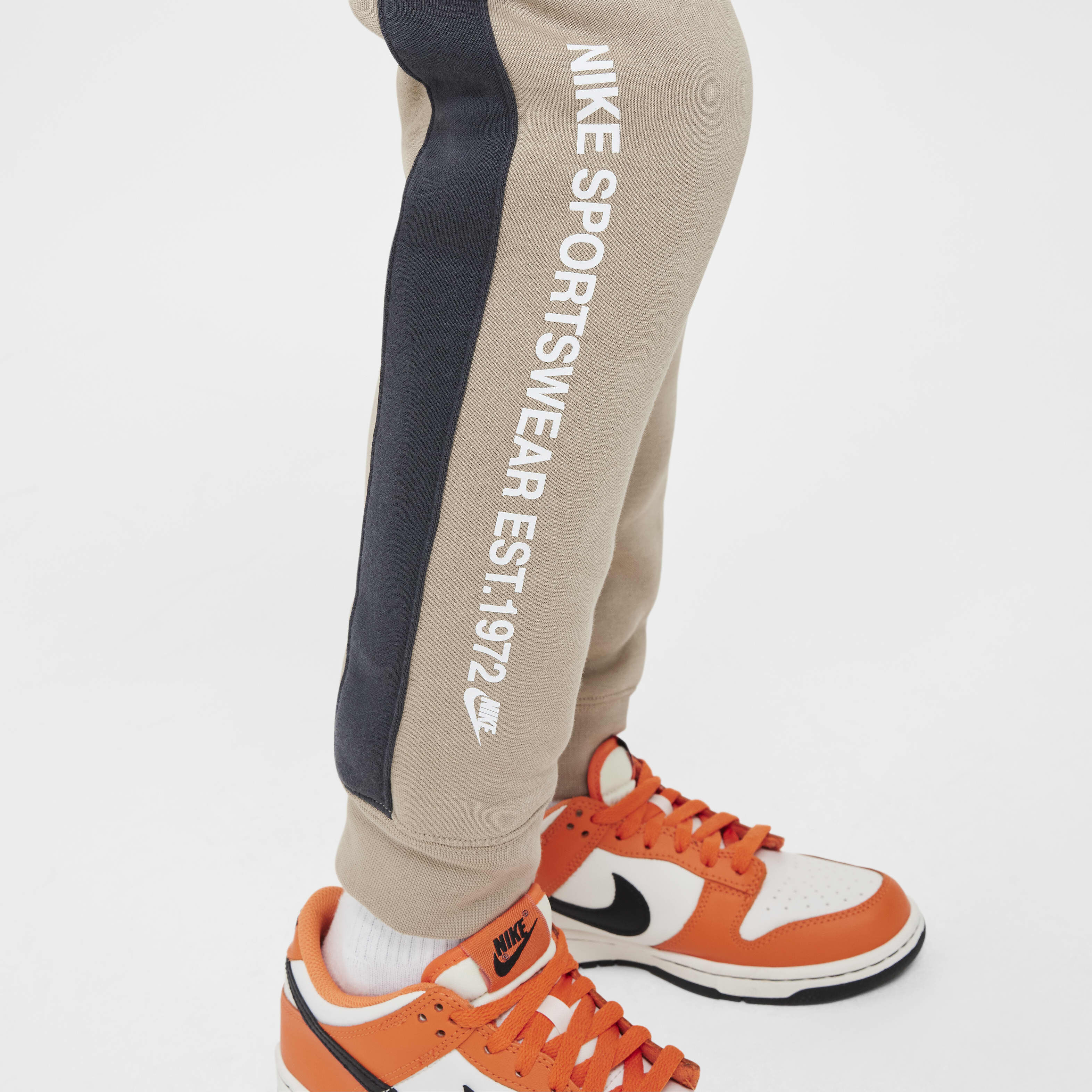 Nike Sportswear Standard Issue image number 5
