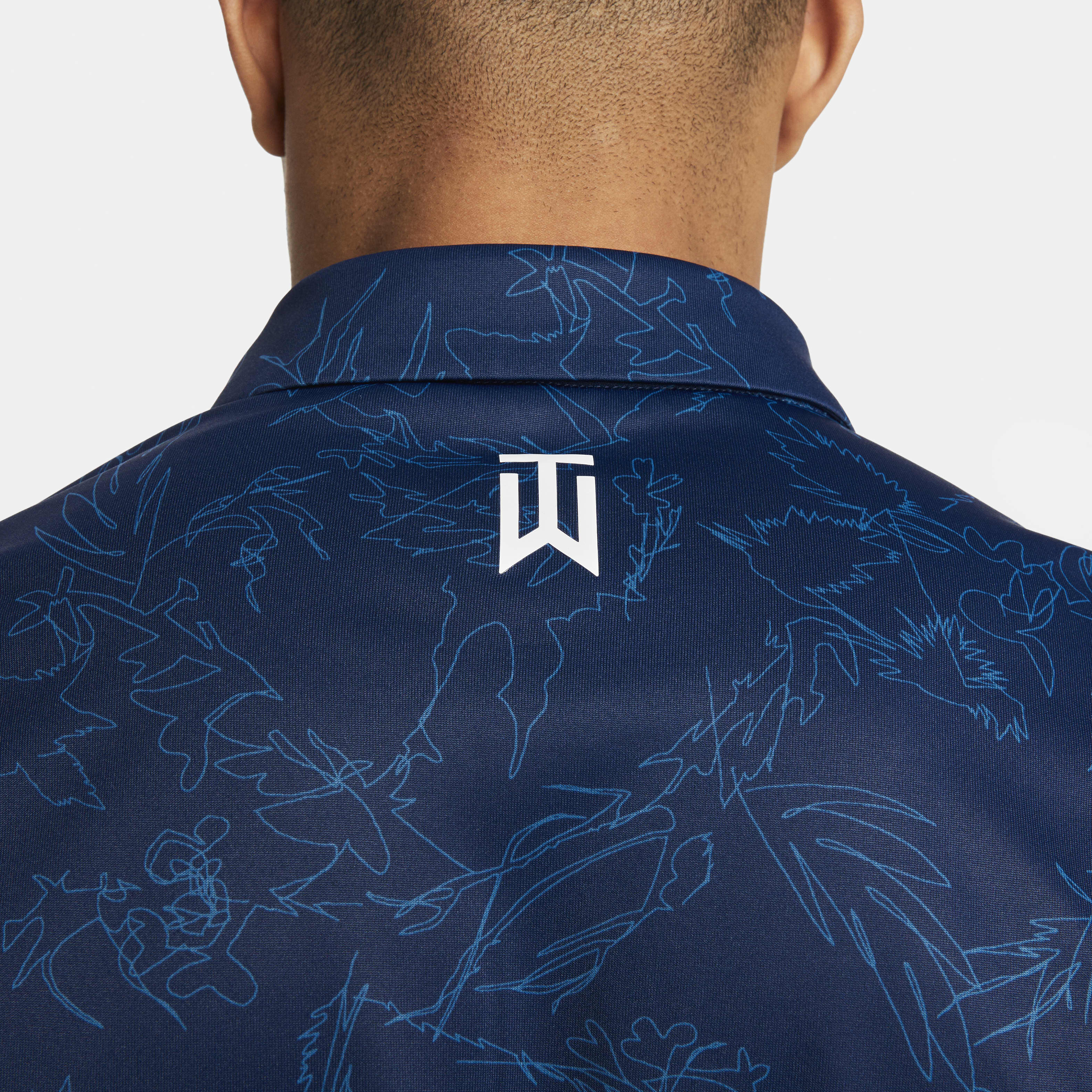 Tiger Woods image number 3