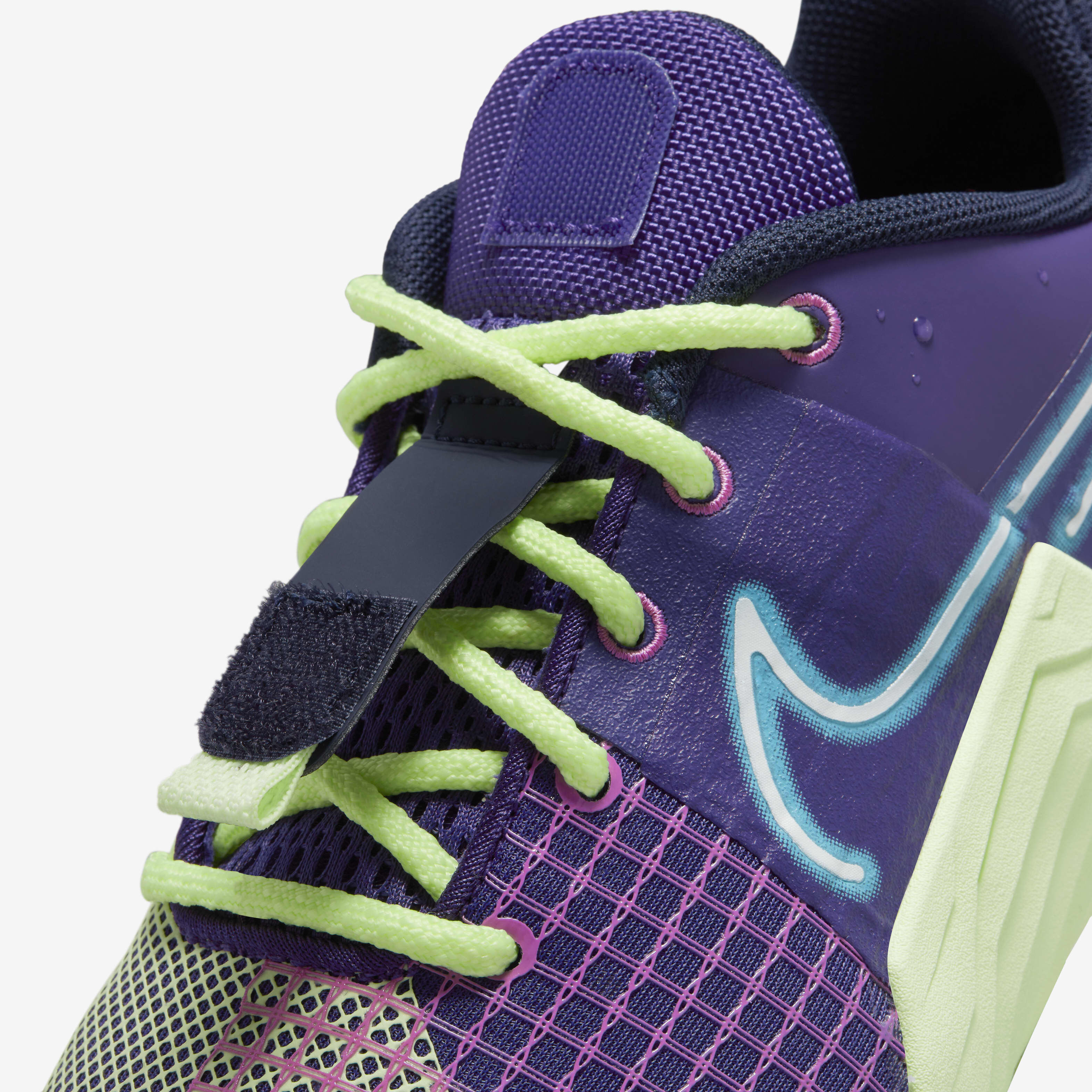 Nike metcon 3 neon best sale