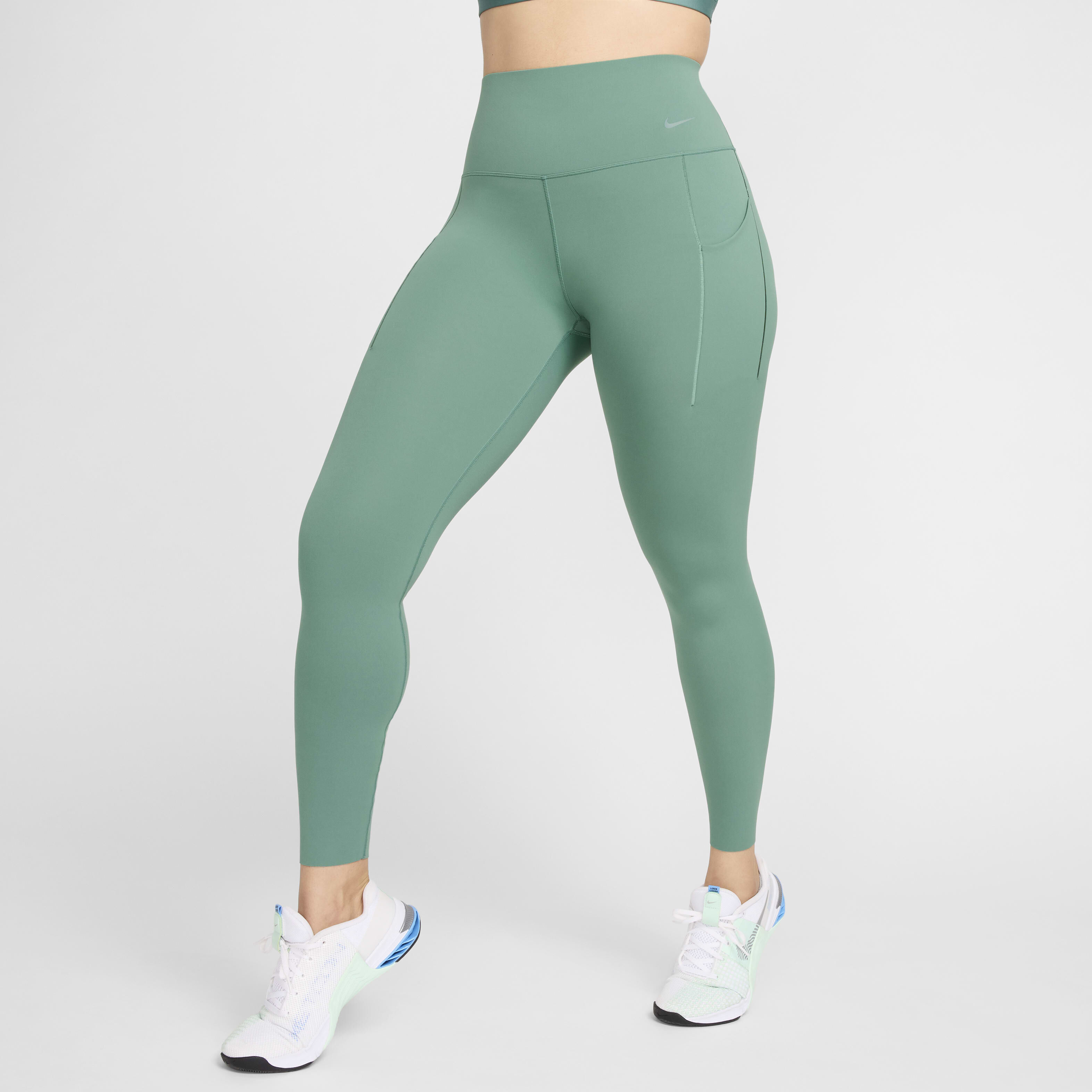 Nike Universa