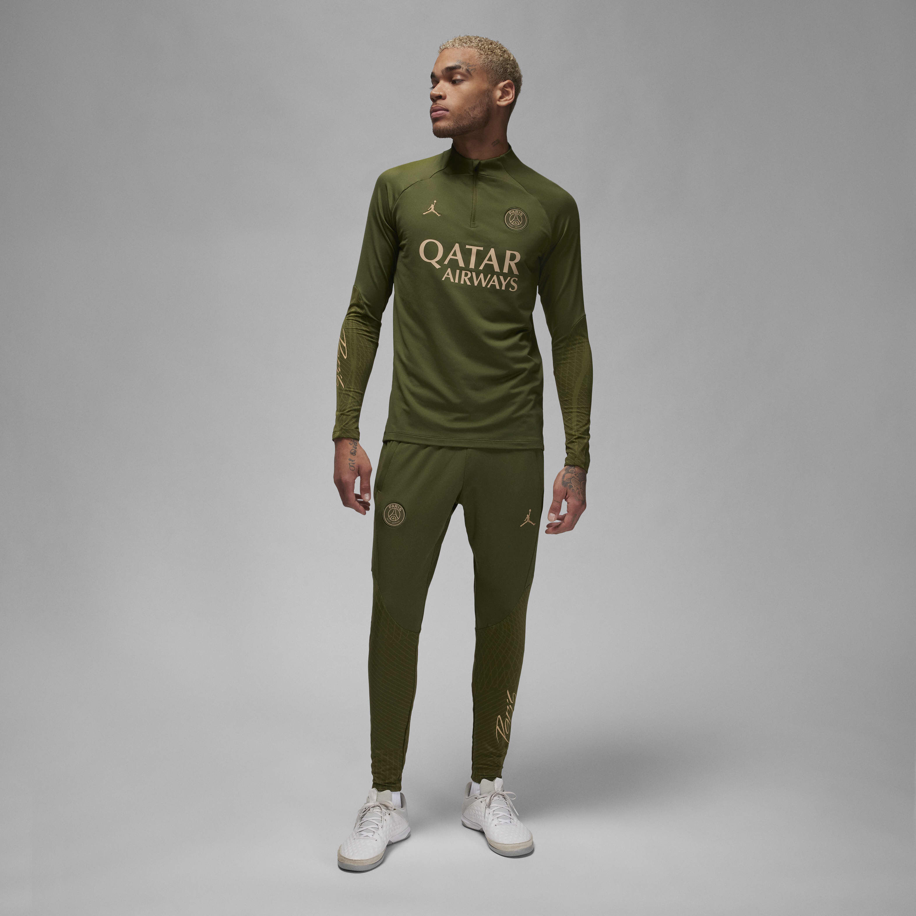 Paris Saint-Germain Strike Fourth image number 8