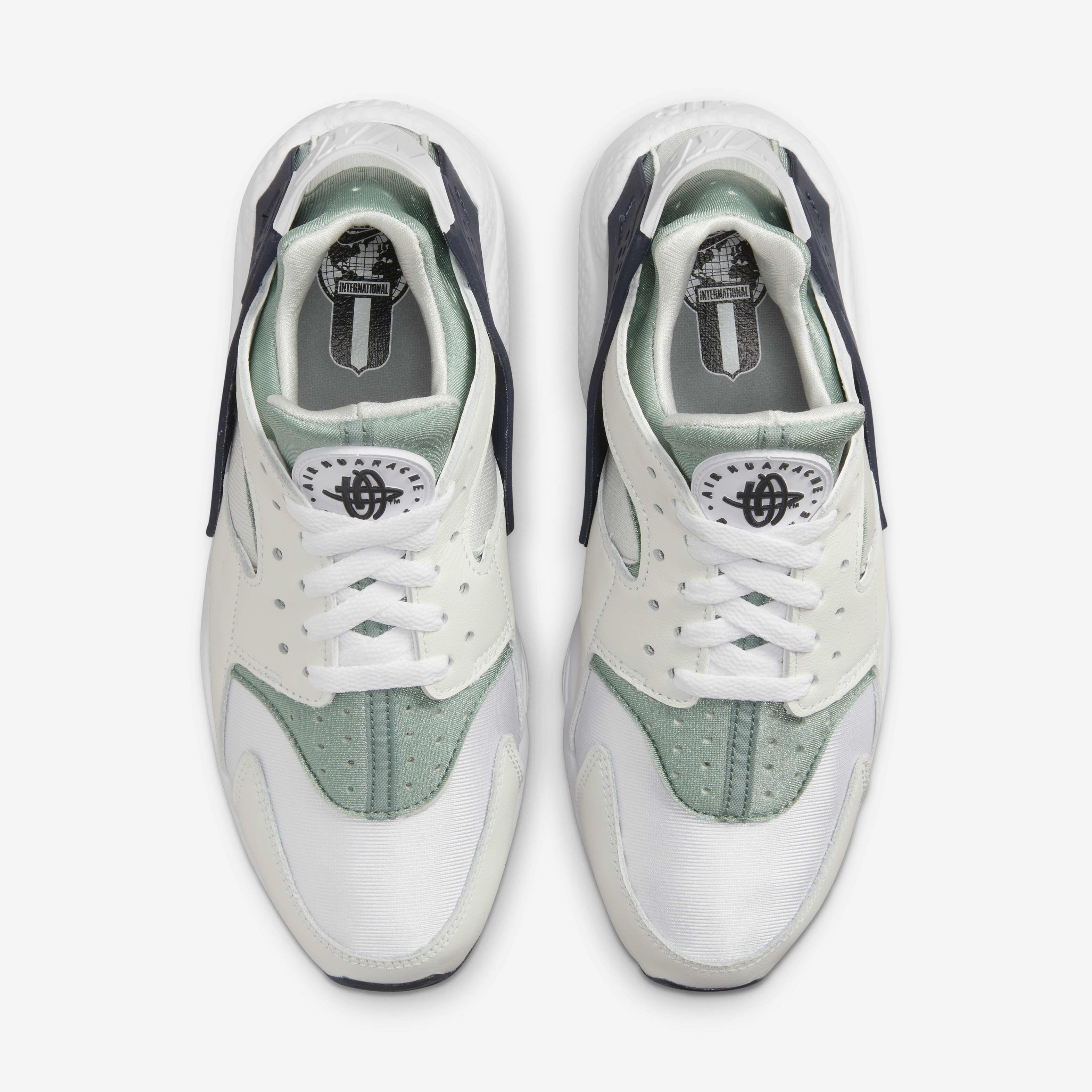 Nike Air Huarache image number 3
