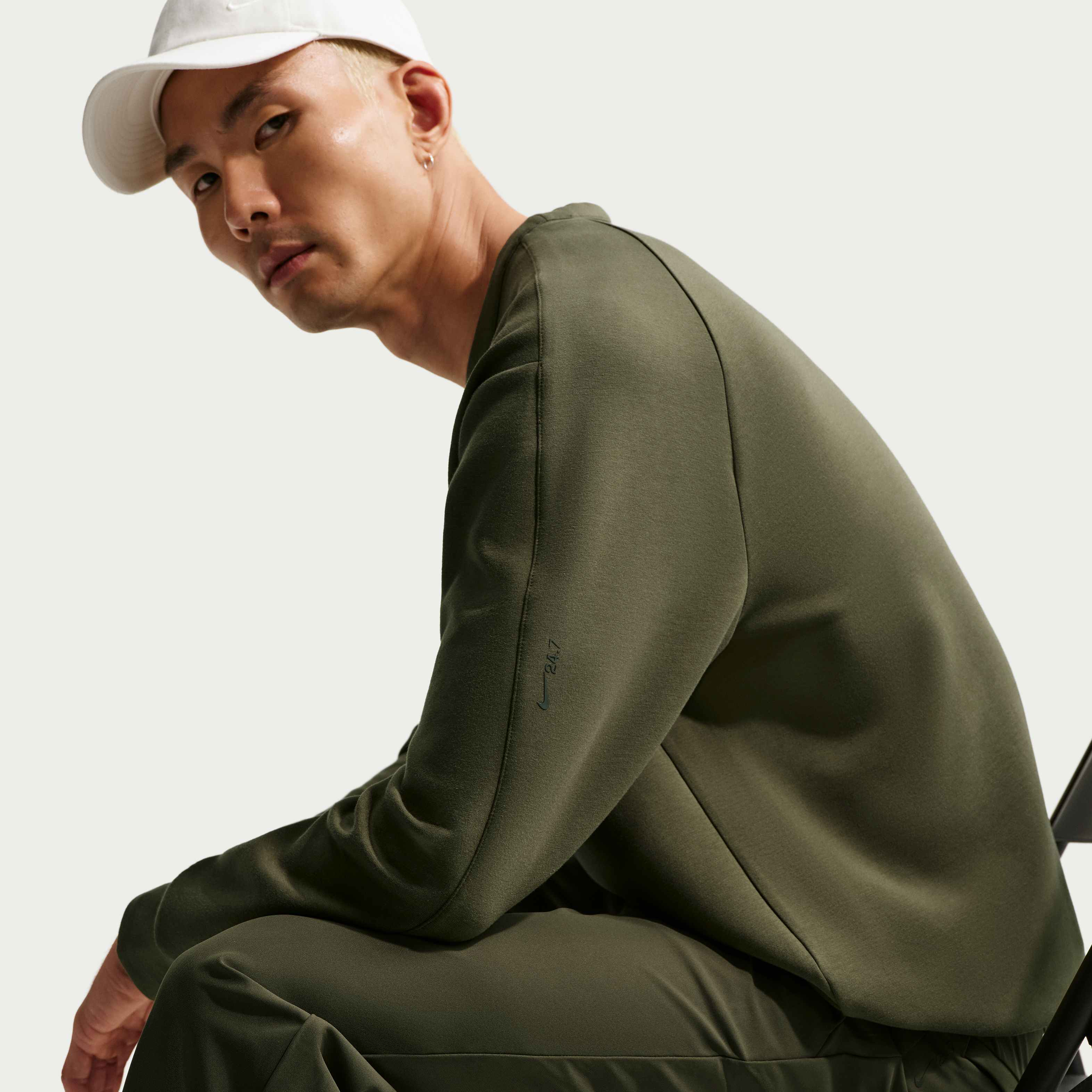 نايكي 24.7 امبوسبلي سوفت image number 2