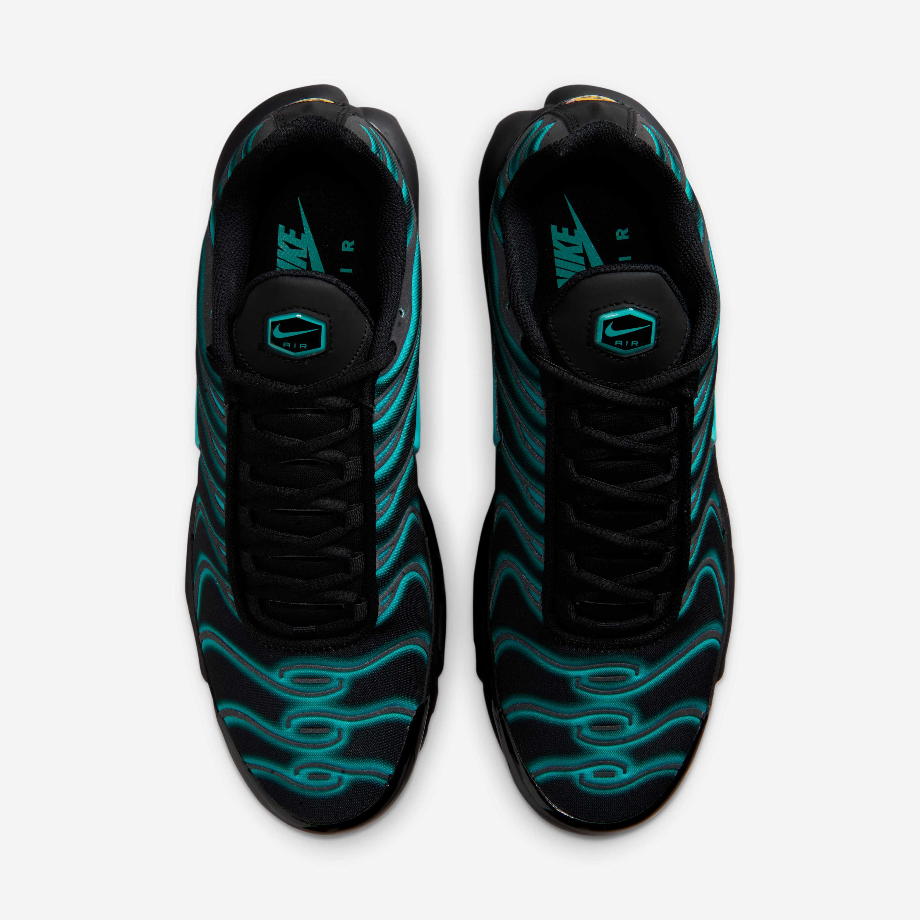 Nike Air Max Plus image number 3