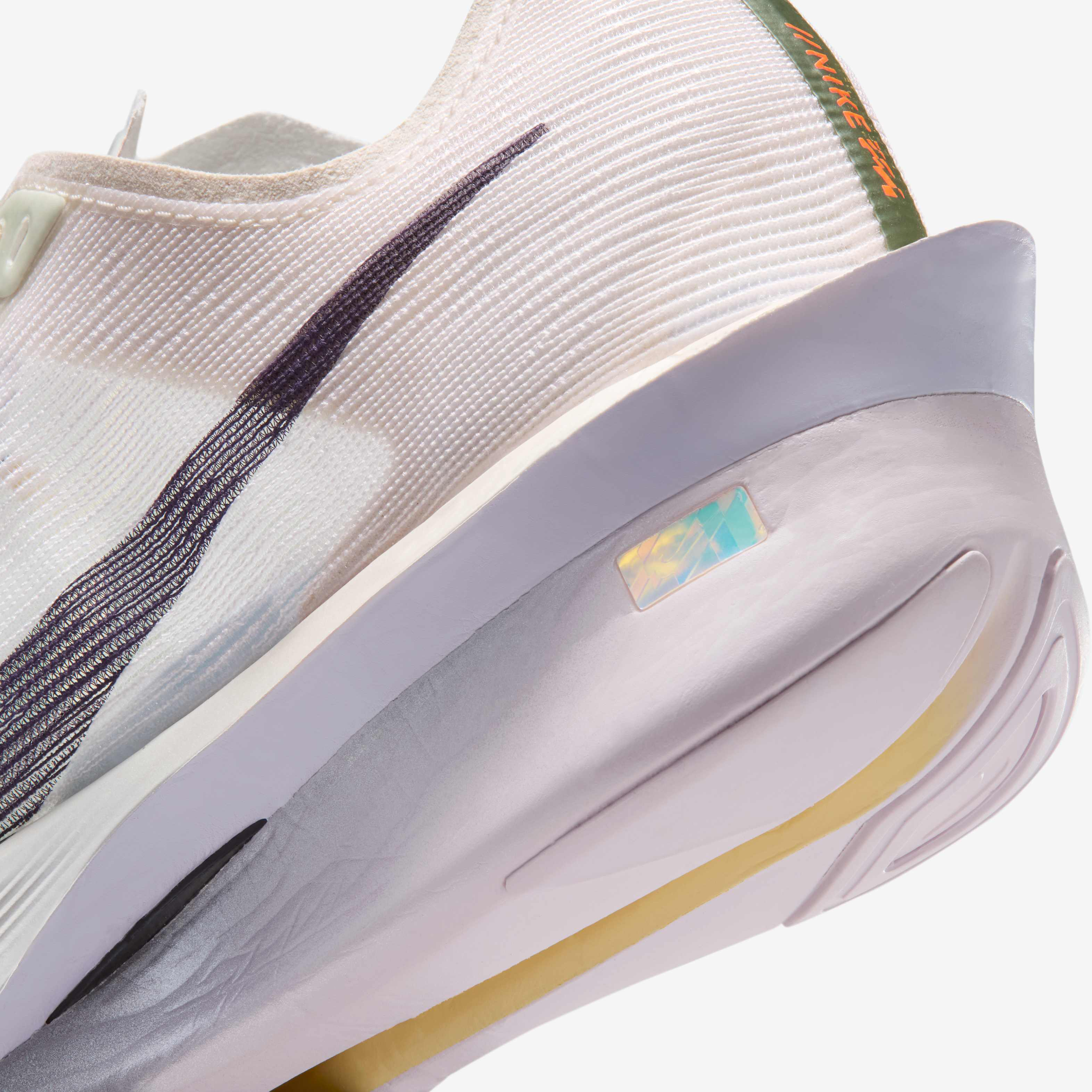 Nike Vaporfly 4 image number 17
