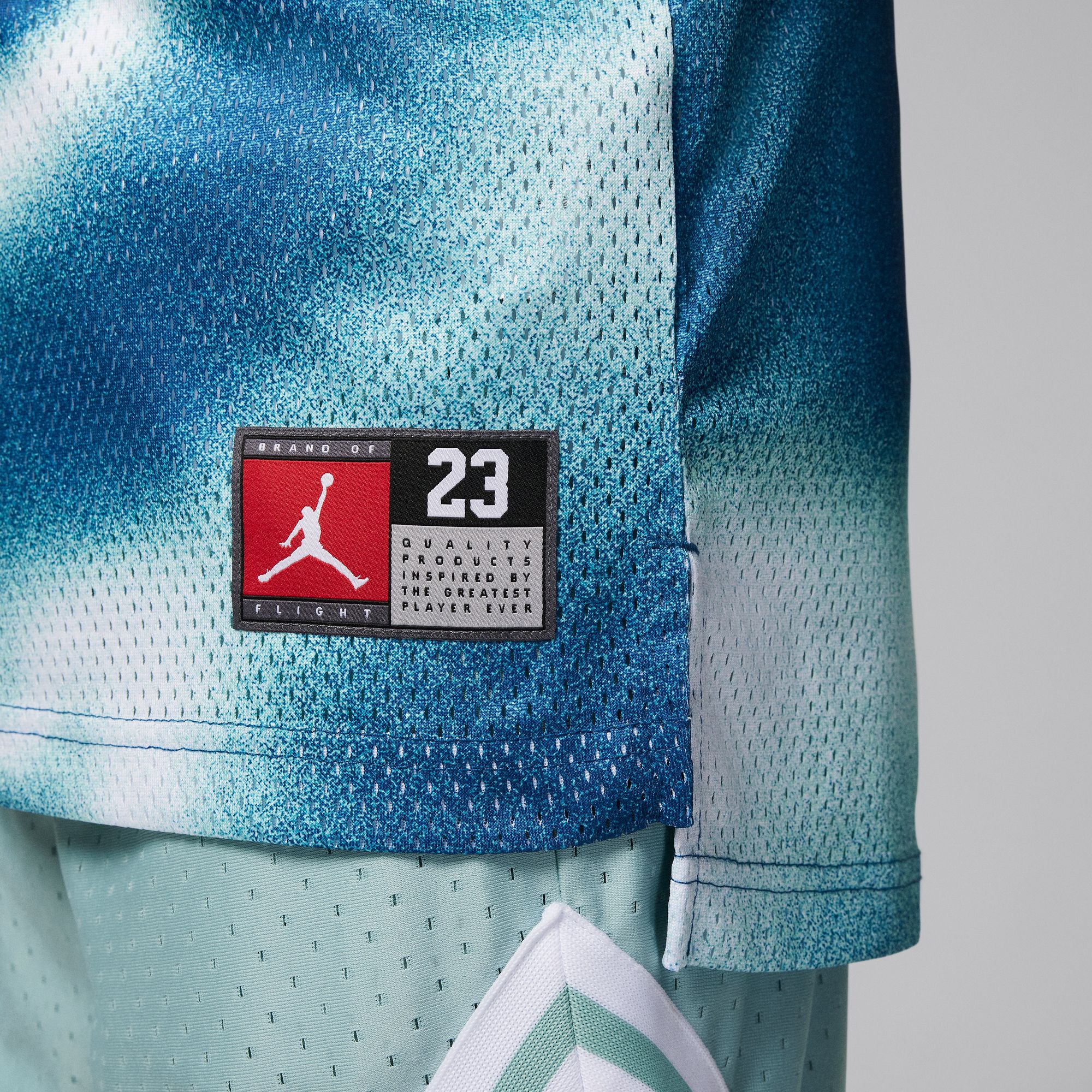 تيشيرت جوردن 23 سترايبد image number 2