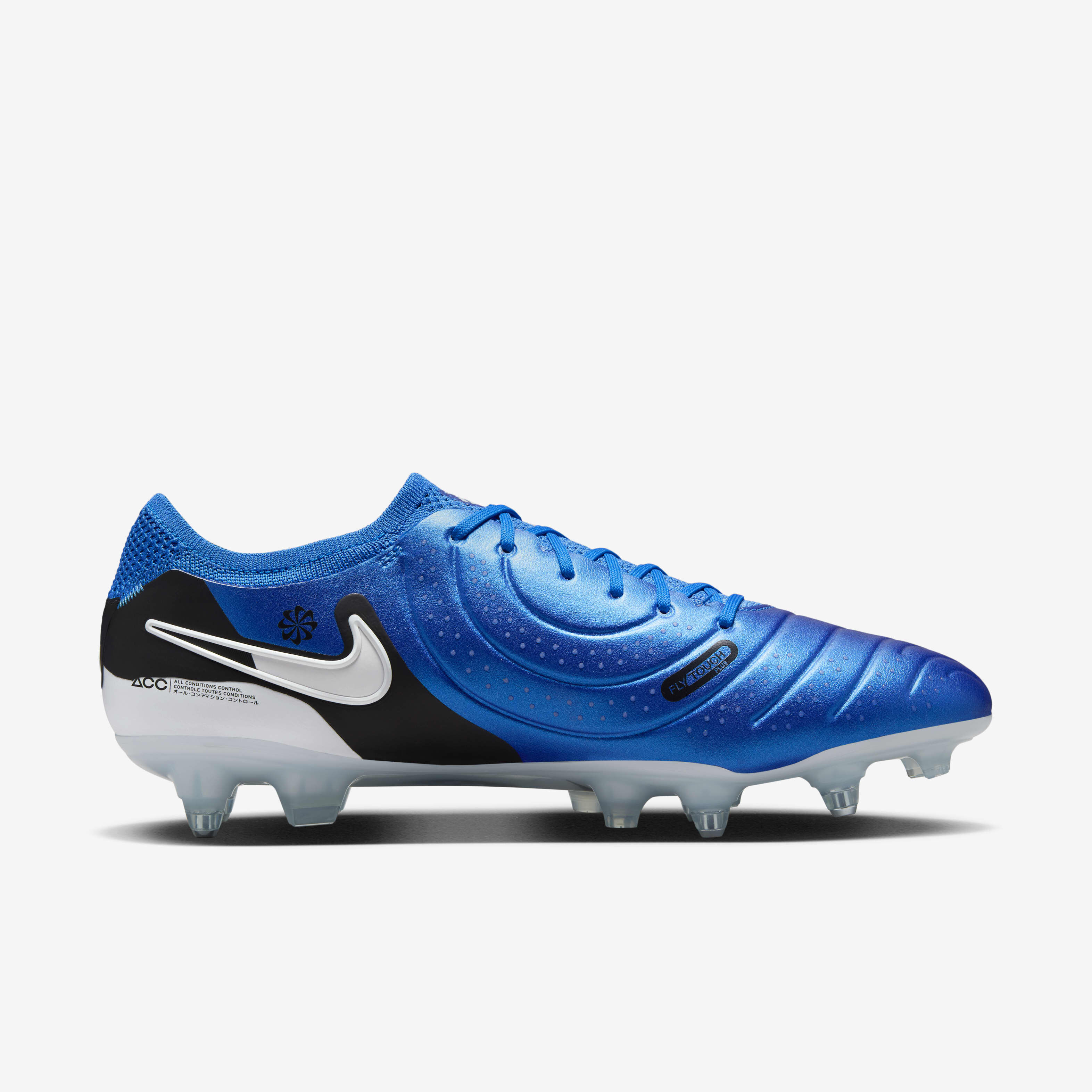 Low top nike boots sales