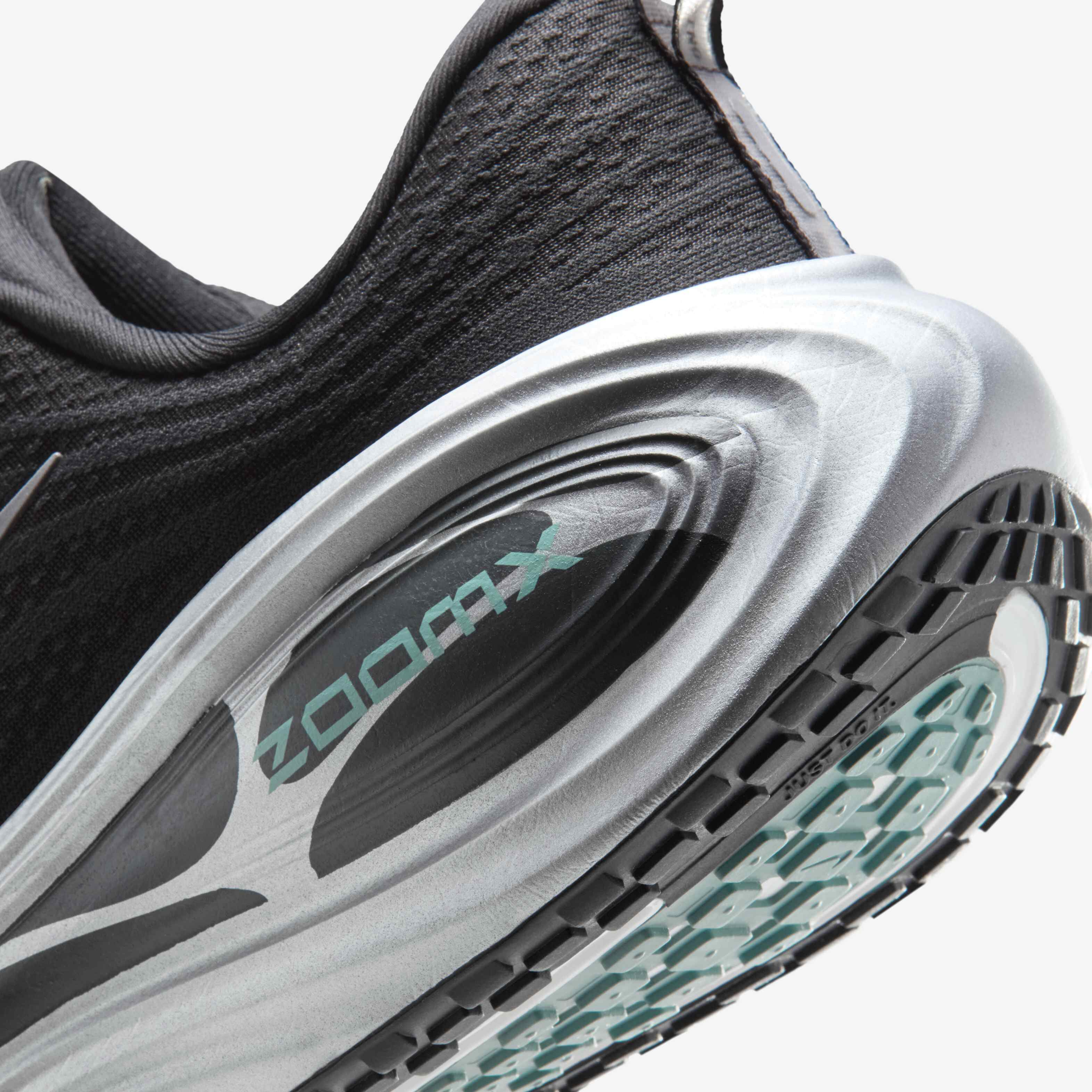 Nike Vomero Plus image number 7