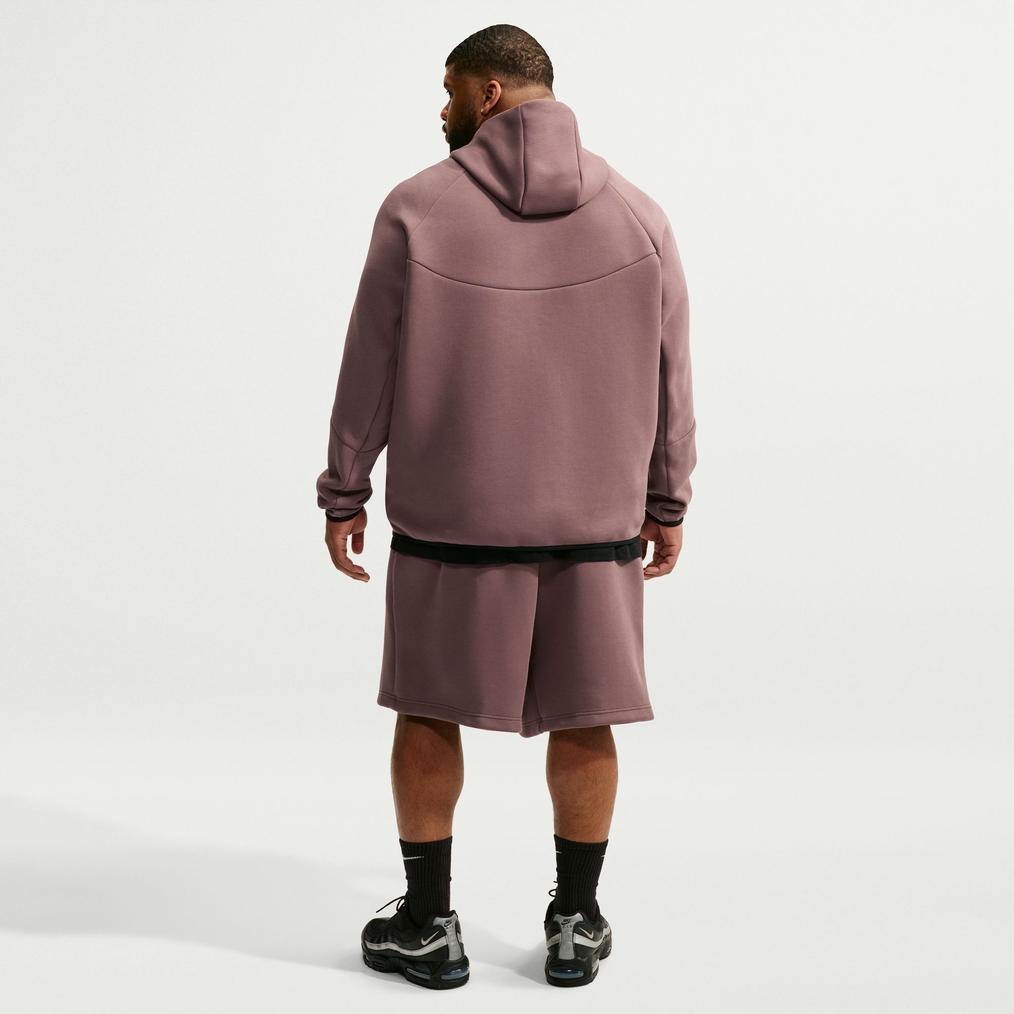 Nike Tech image number 9