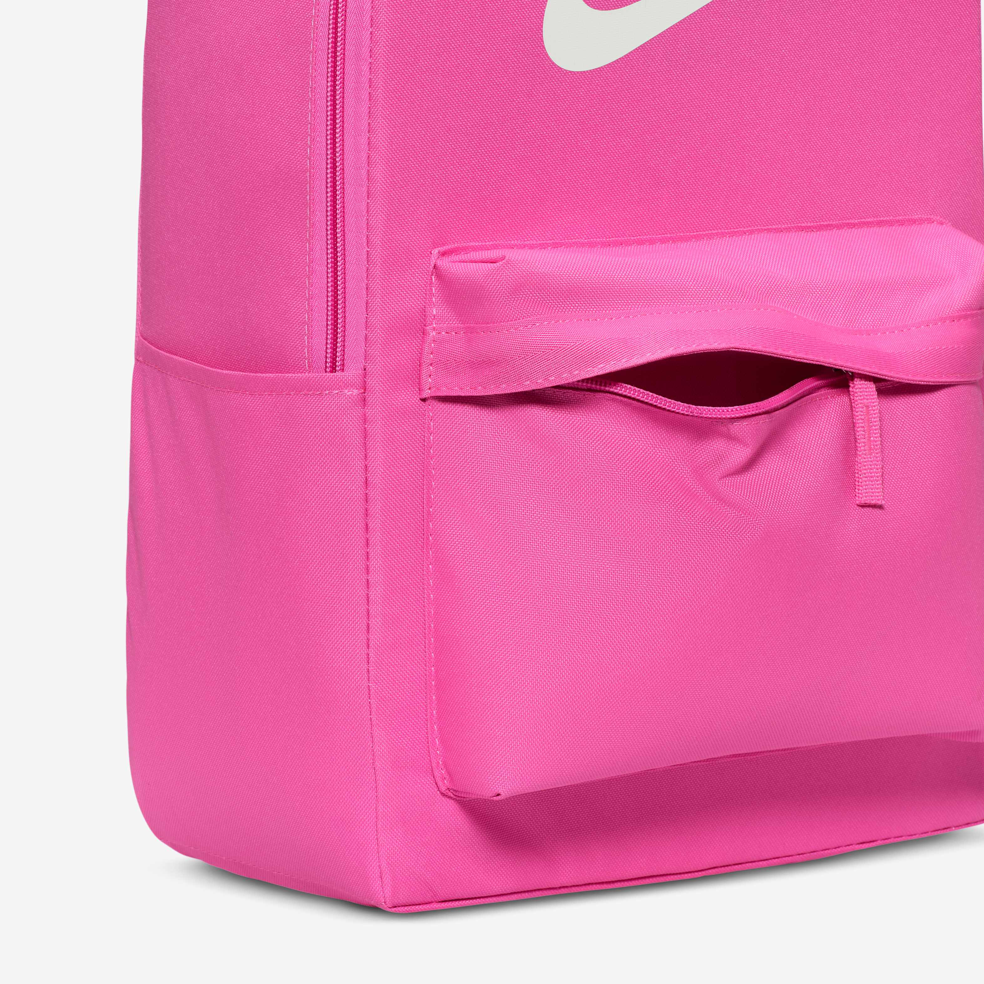 Nike Heritage image number 4