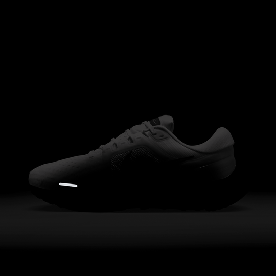 Shop Vomero 16 Premium Women's Road Running Shoes | Nike UAE