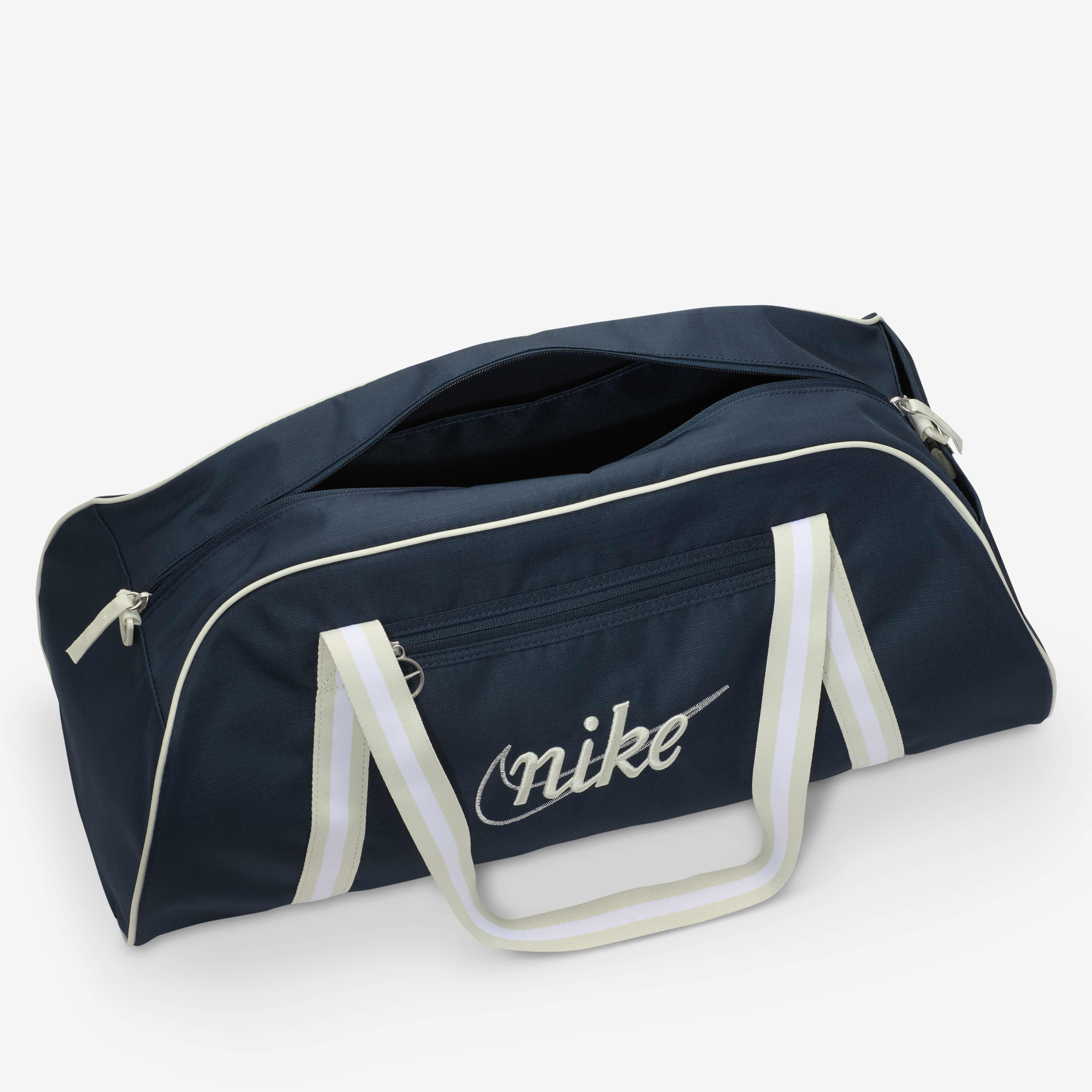 نايكي جيم كلوب image number 4