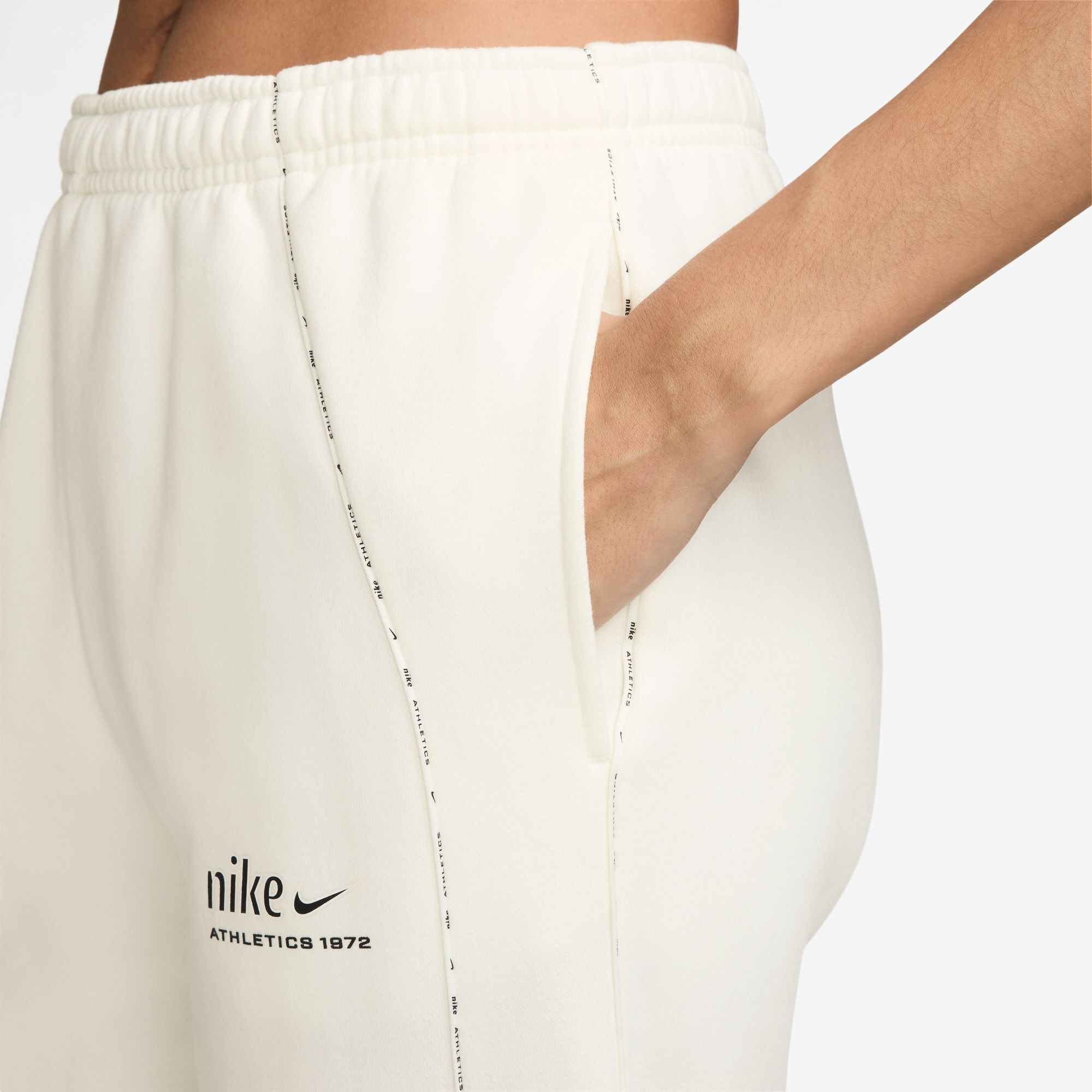 Nike Studio Fleece Medium Weight "Graphic Pack" image number 2